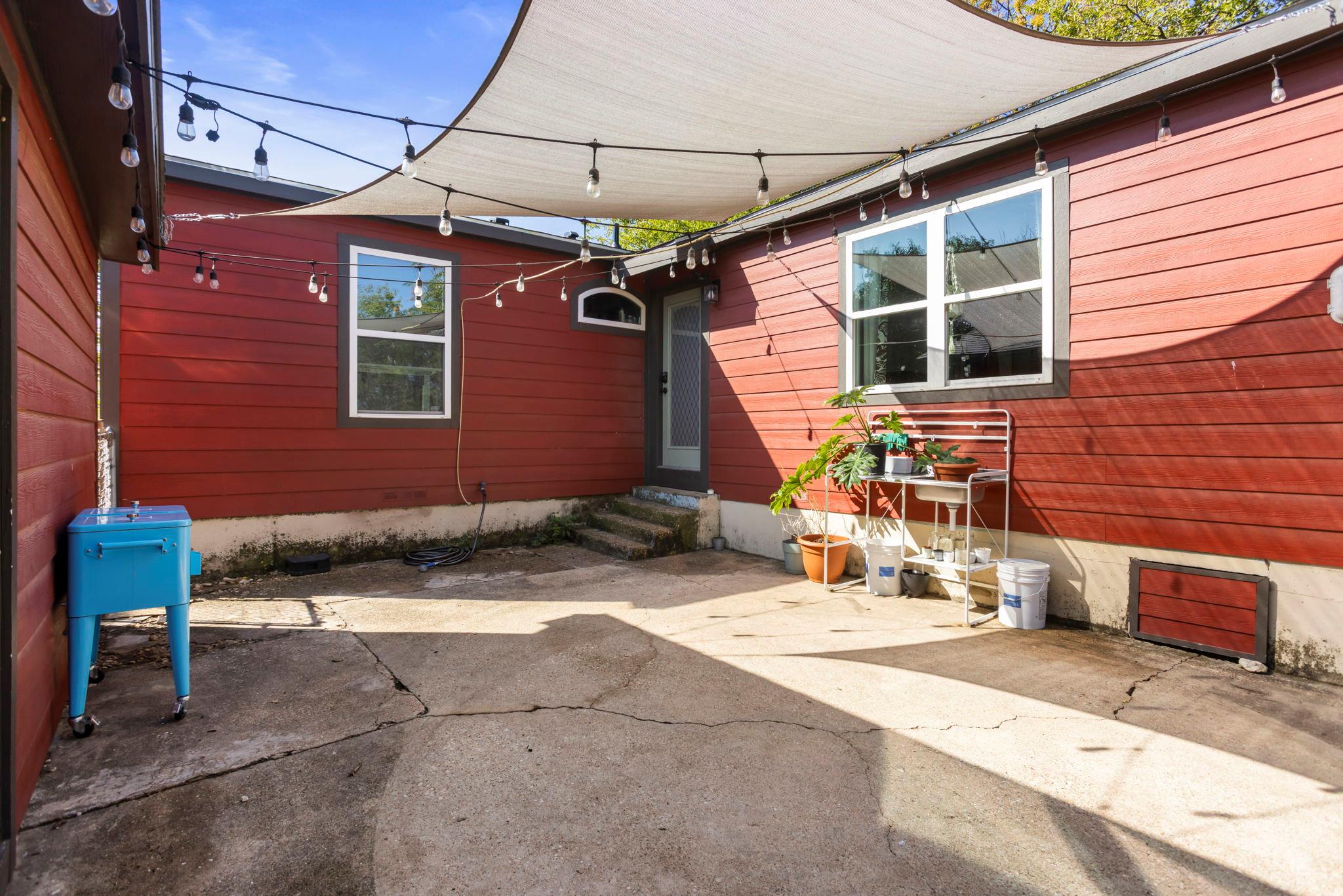 303 W Avenue I Ave, Belton