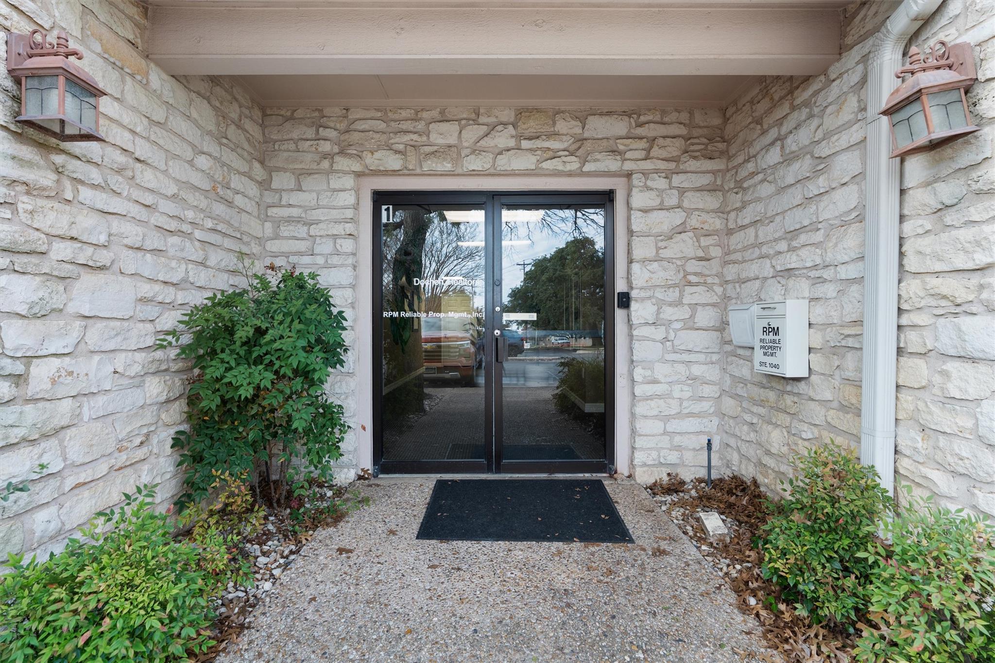 4501 Spicewood Springs RD # 1022