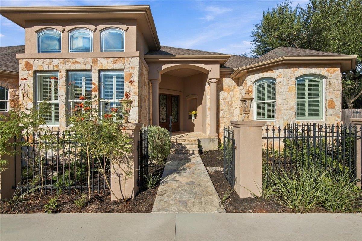 2708 Springwood LN