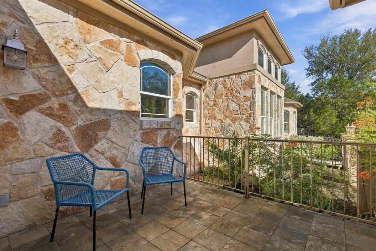 2708 Springwood LN