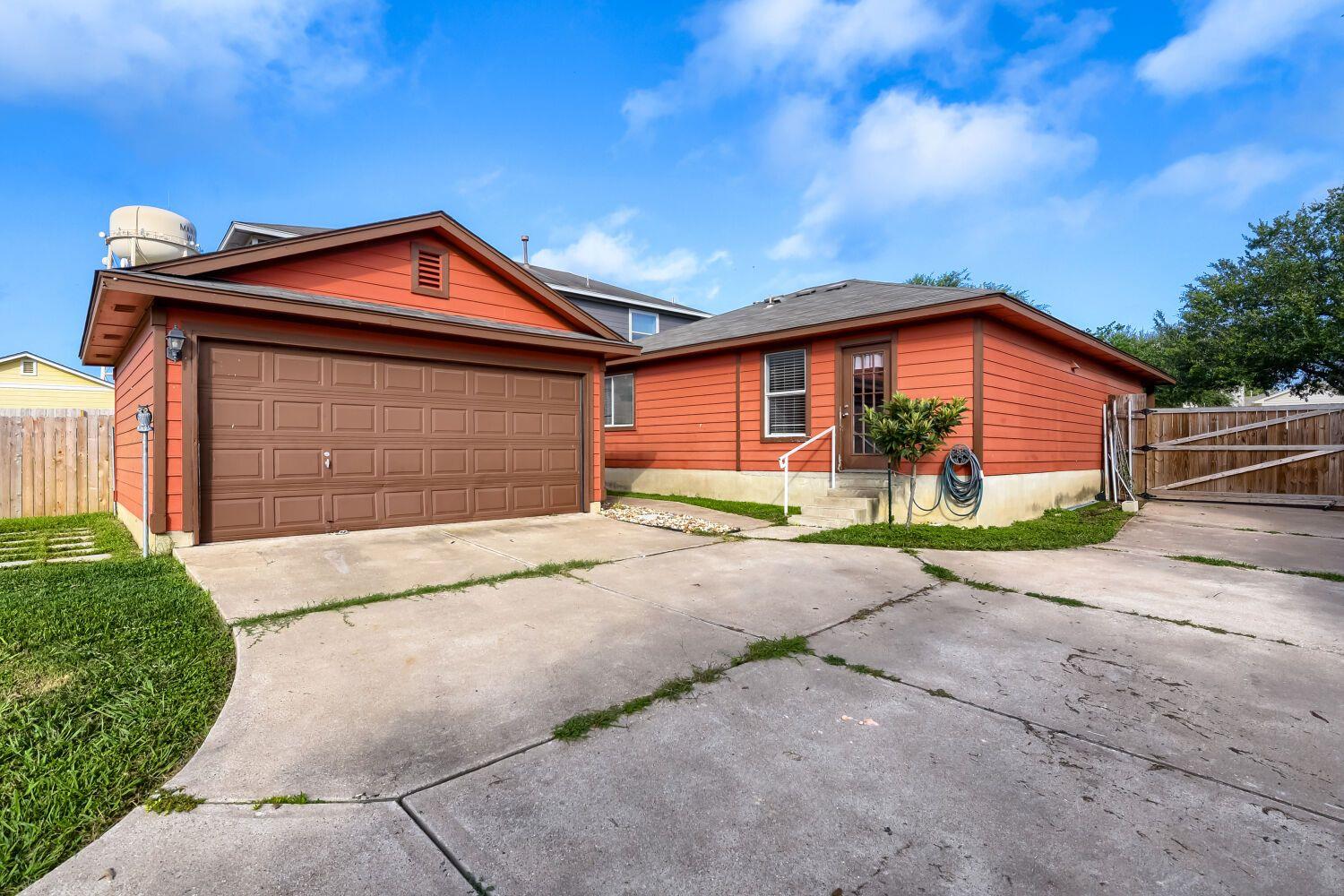 11401 Briarcreek LOOP