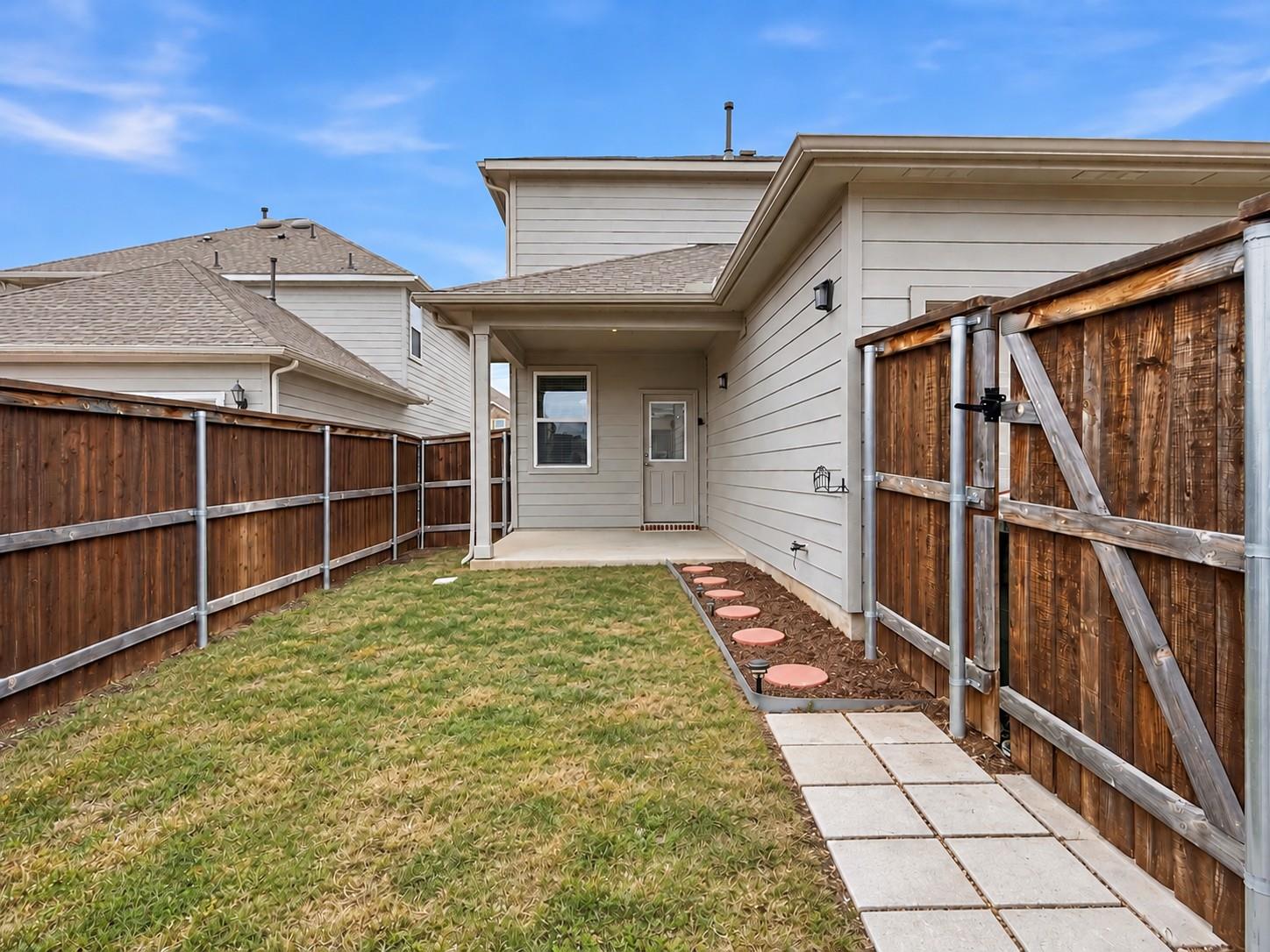 116 Gracie WAY