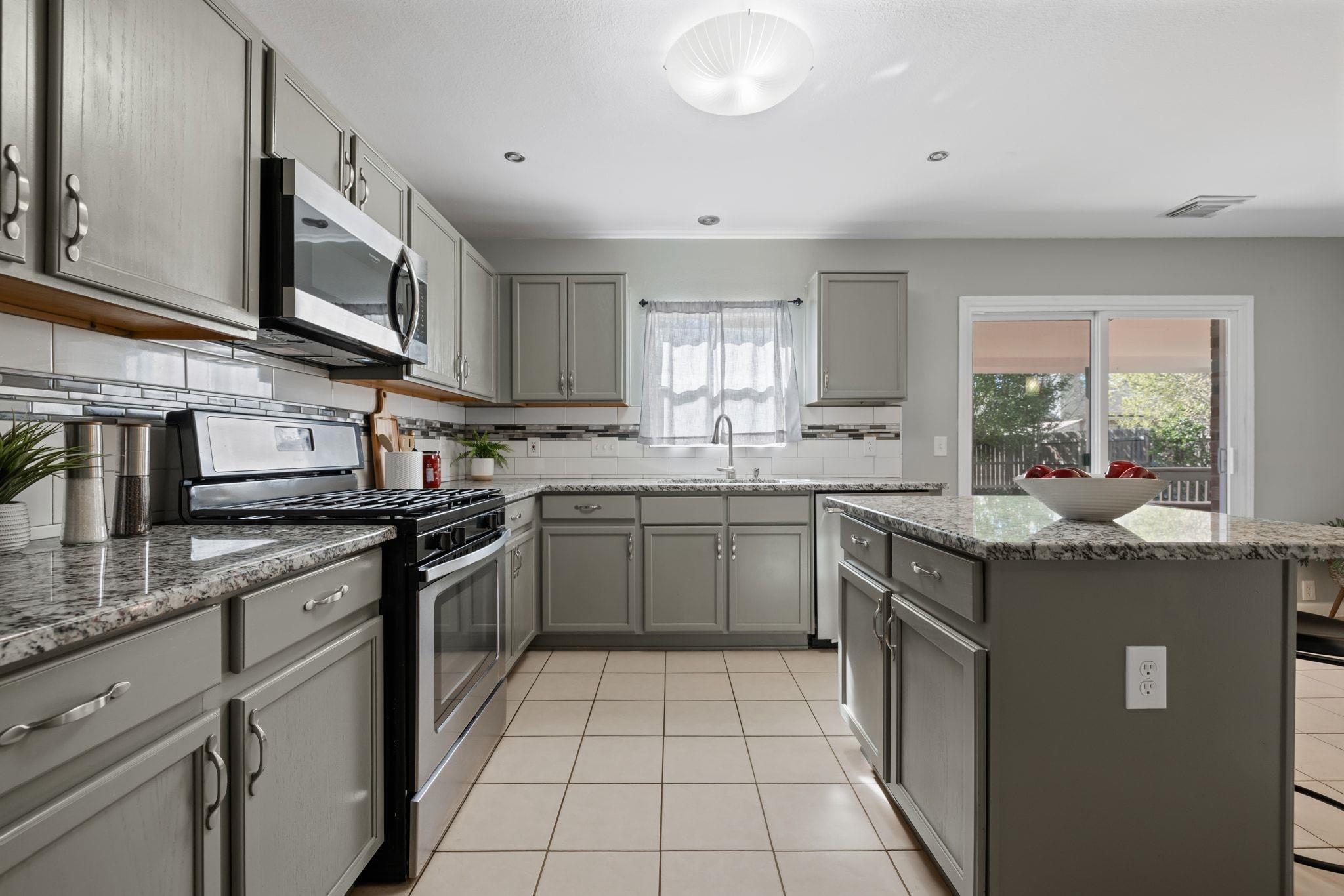 917 Melted Candle CV