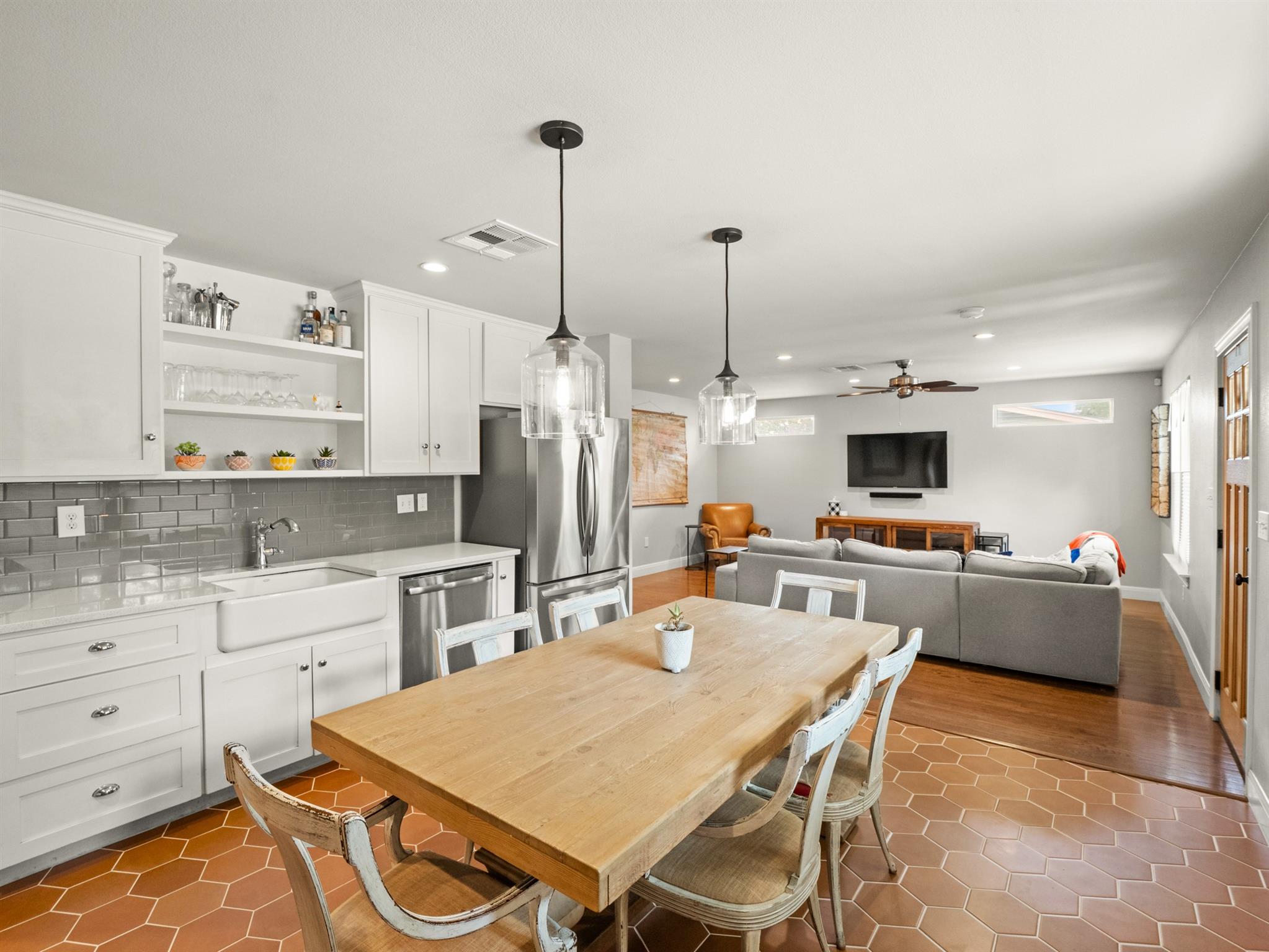 3803 Manorwood RD