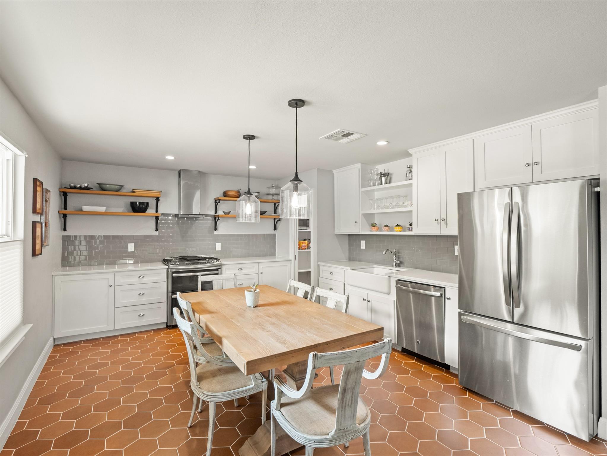 3803 Manorwood RD