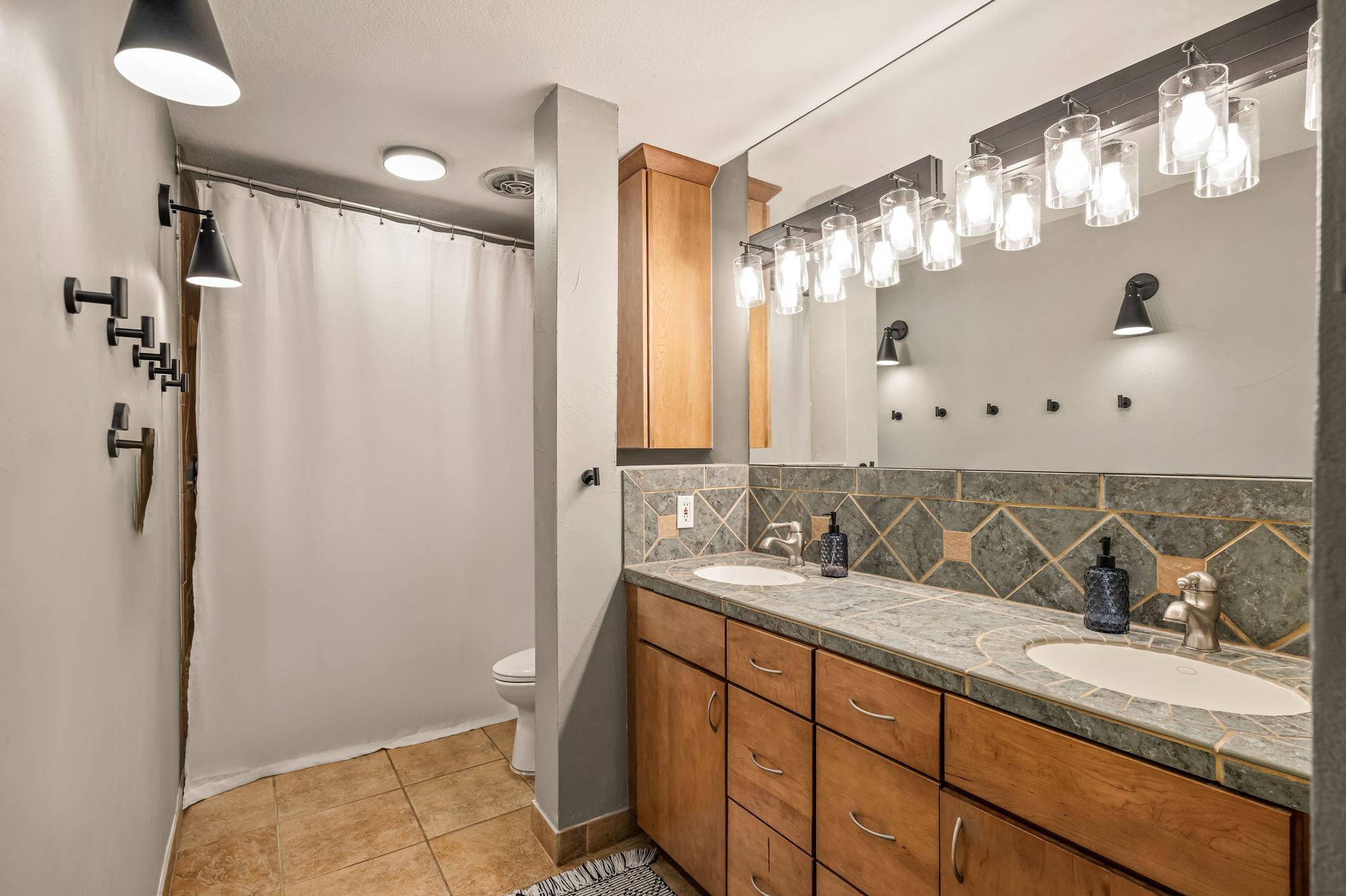 5602 Blueridge CT