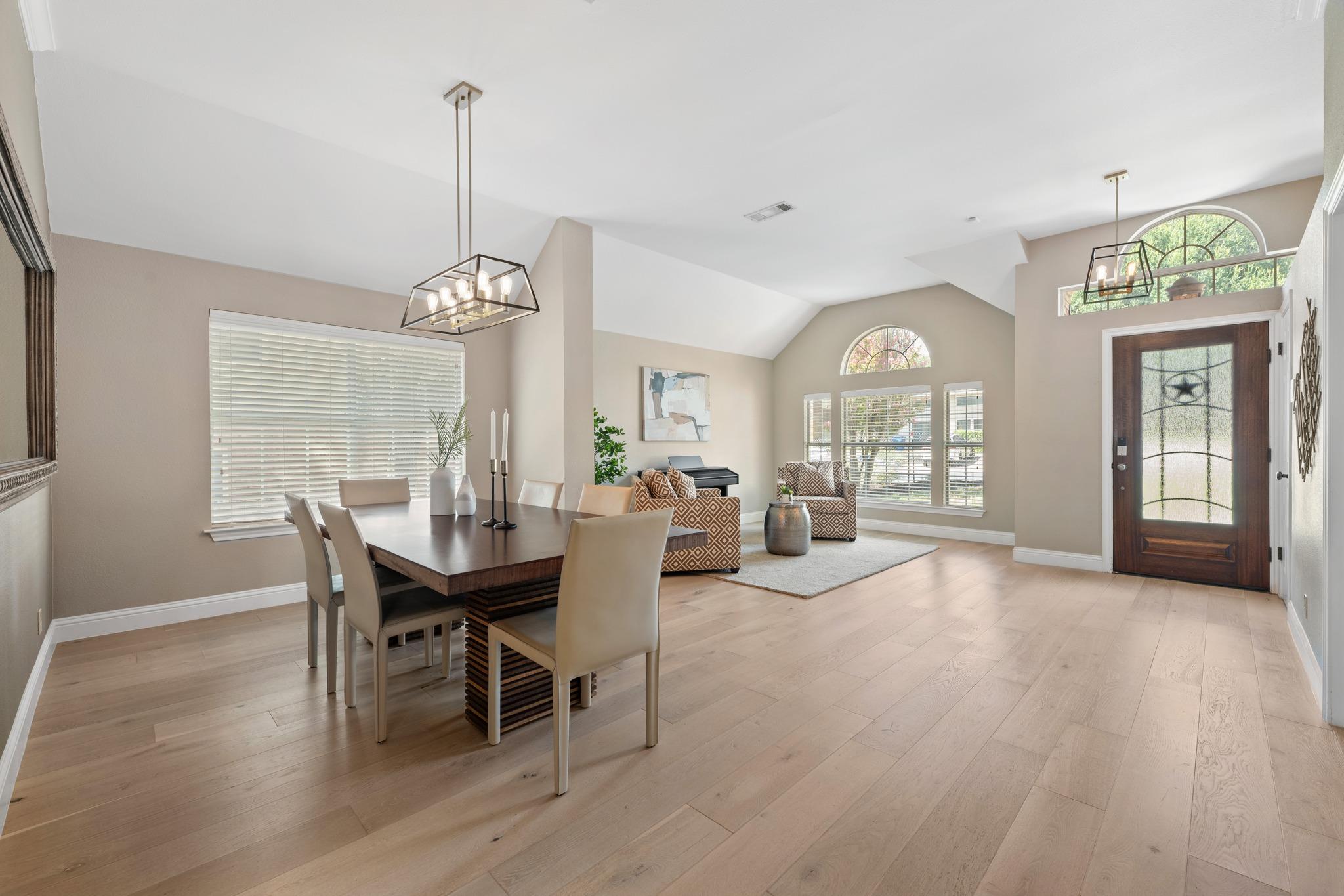 6104 Colina LN
