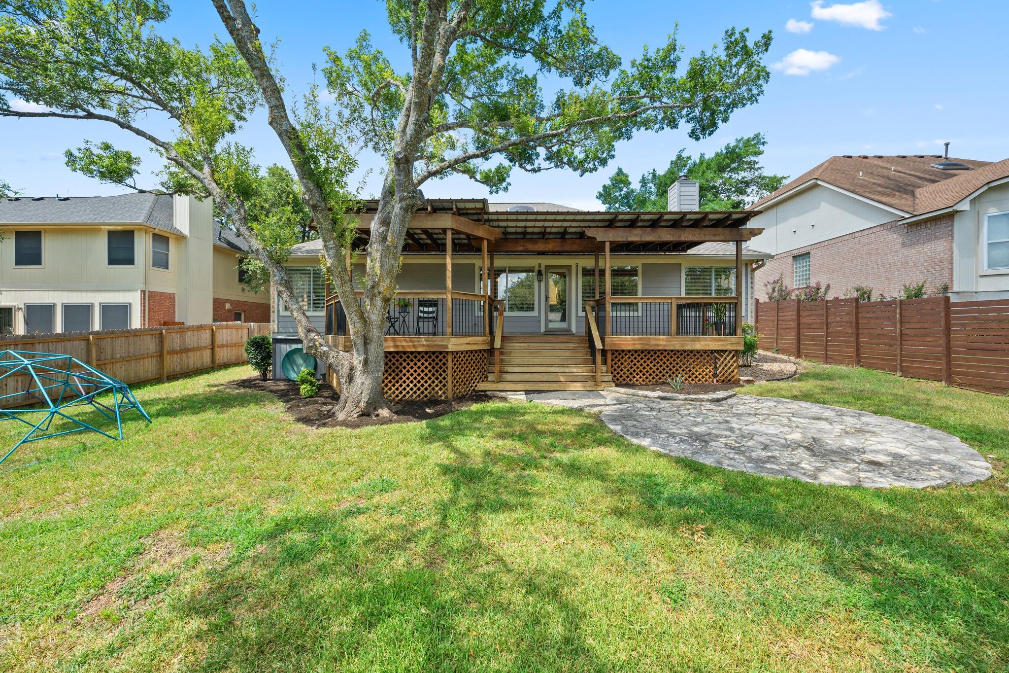 6104 Colina LN
