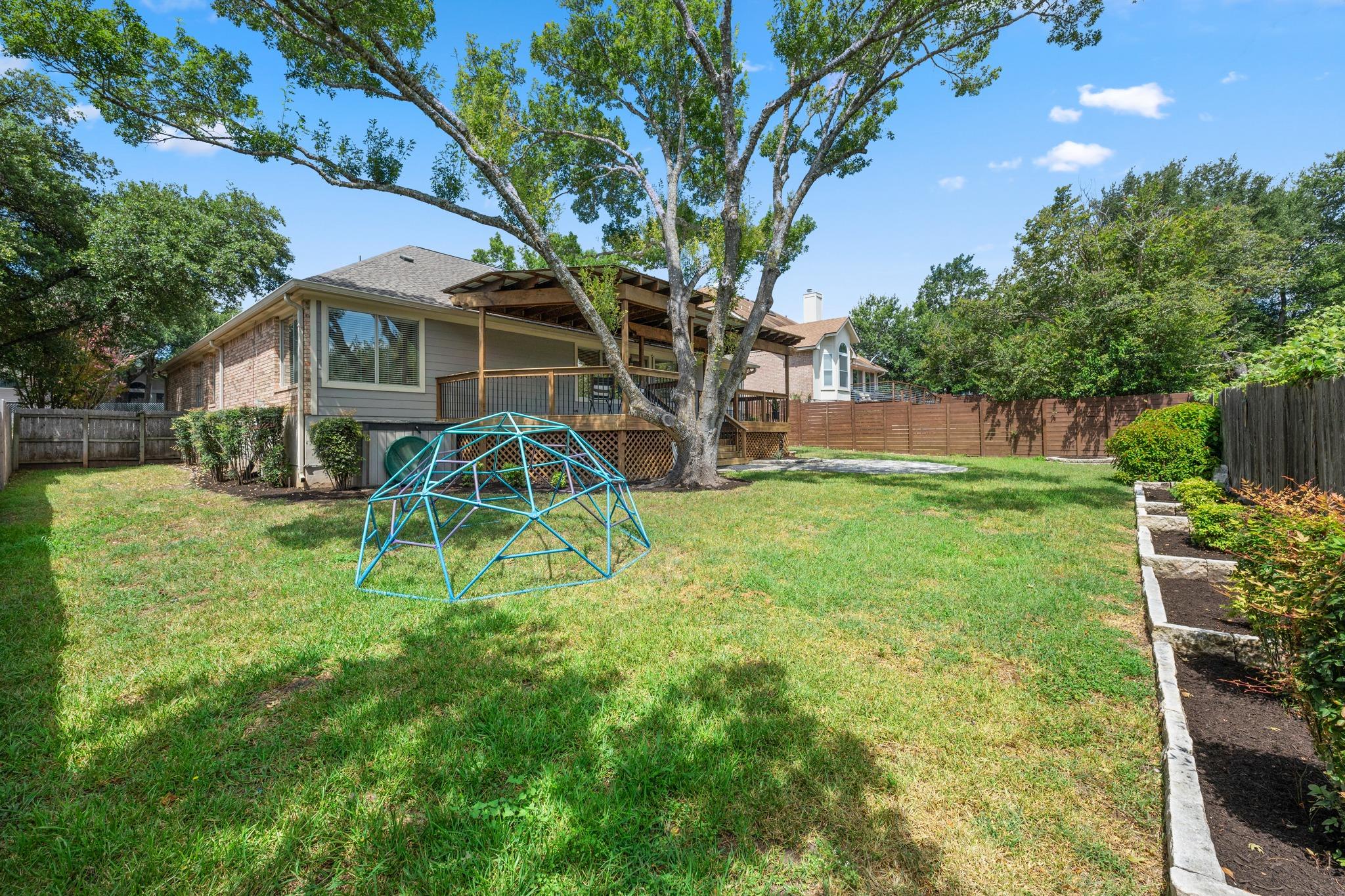 6104 Colina LN