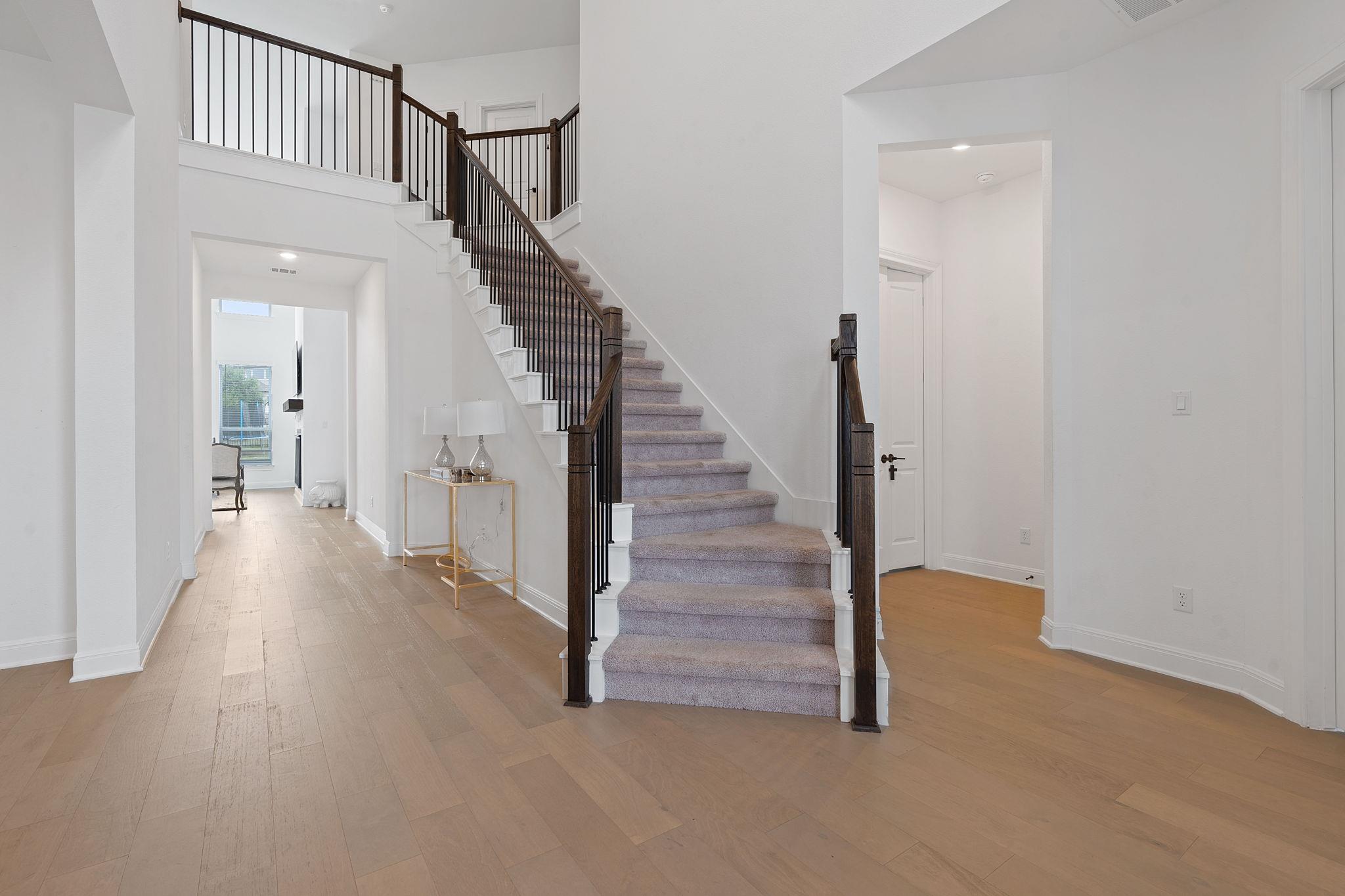 309 Pear Tree LN