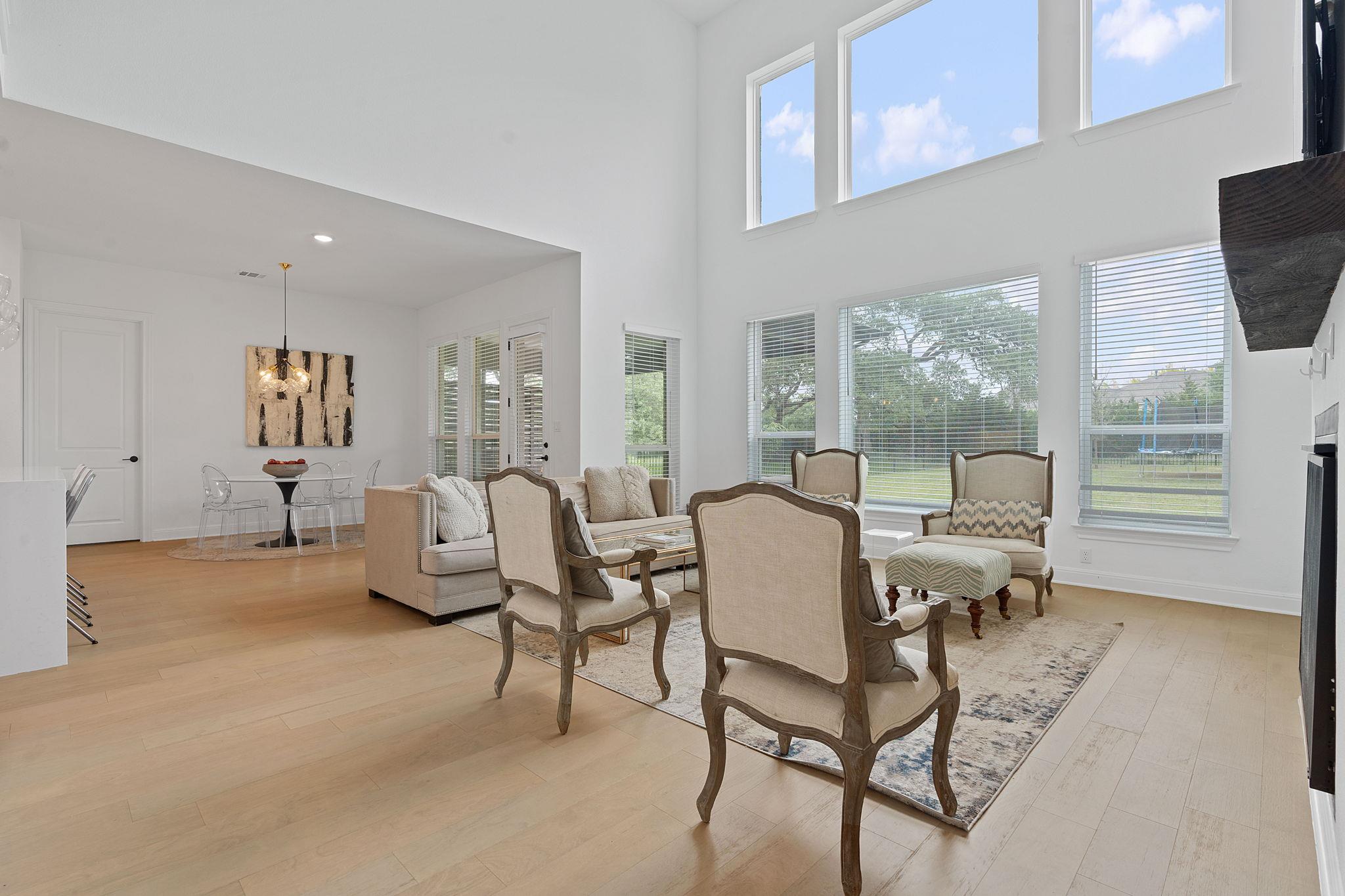 309 Pear Tree LN
