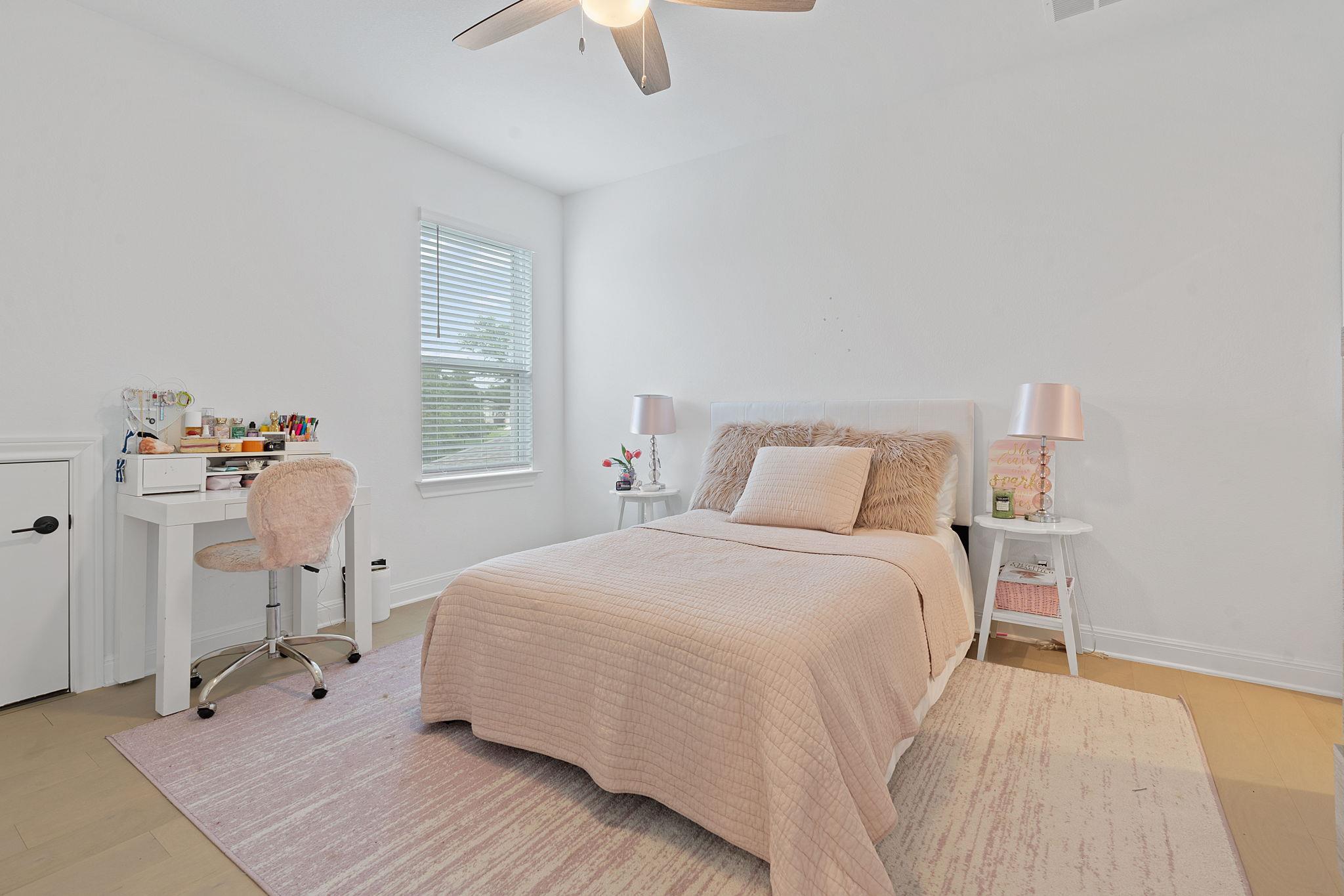 309 Pear Tree LN
