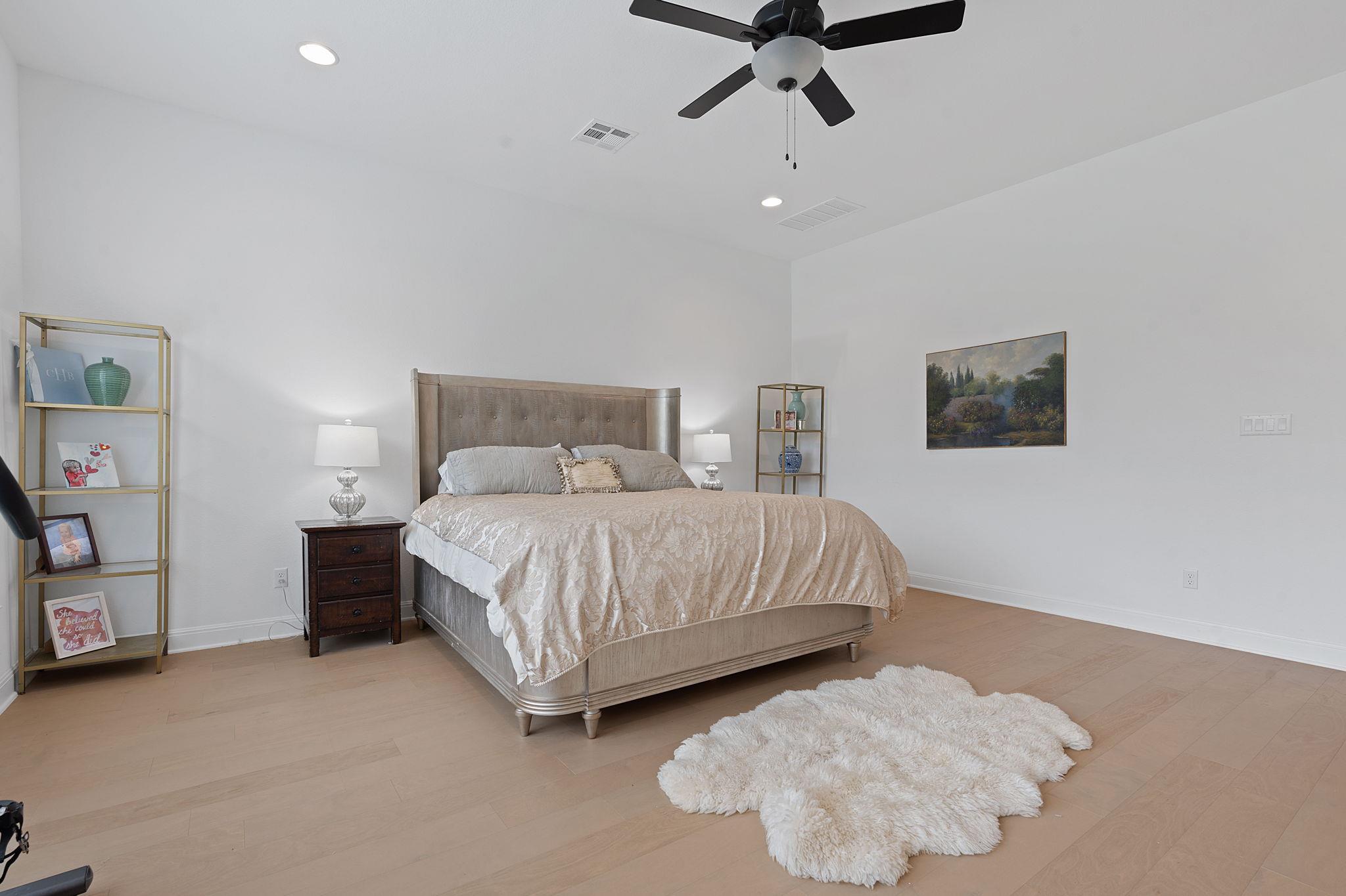 309 Pear Tree LN