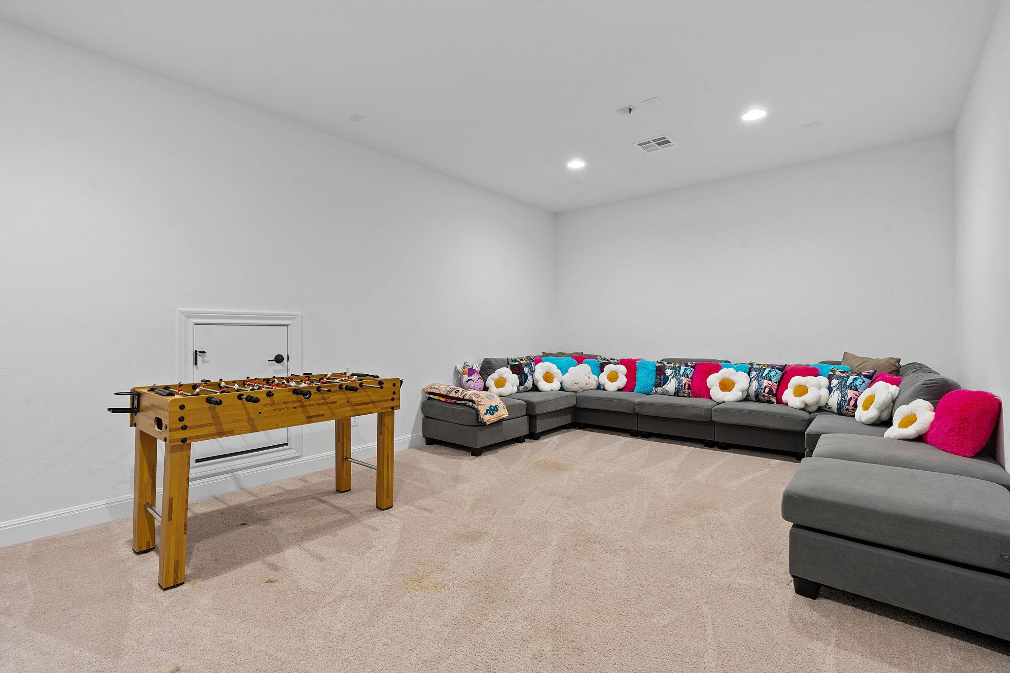309 Pear Tree LN