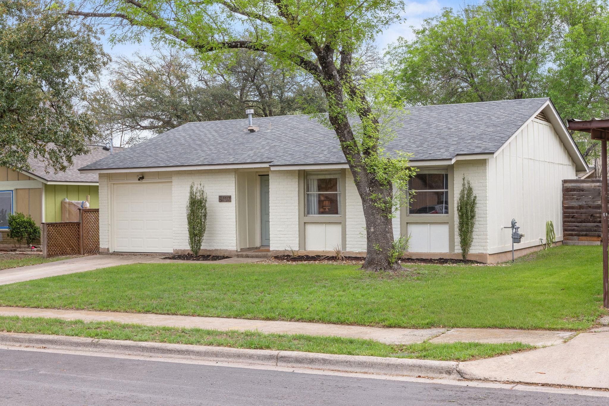 6107 Harwin LN