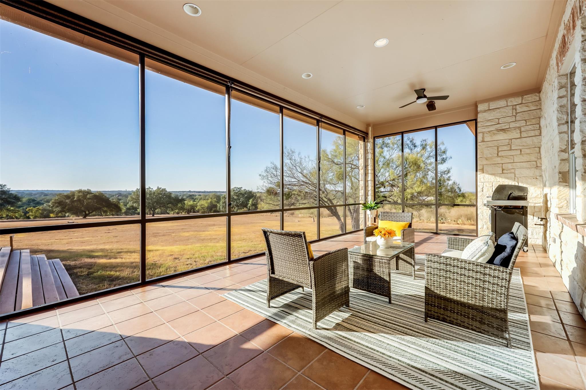 104 Running Brook TRL, Spicewood