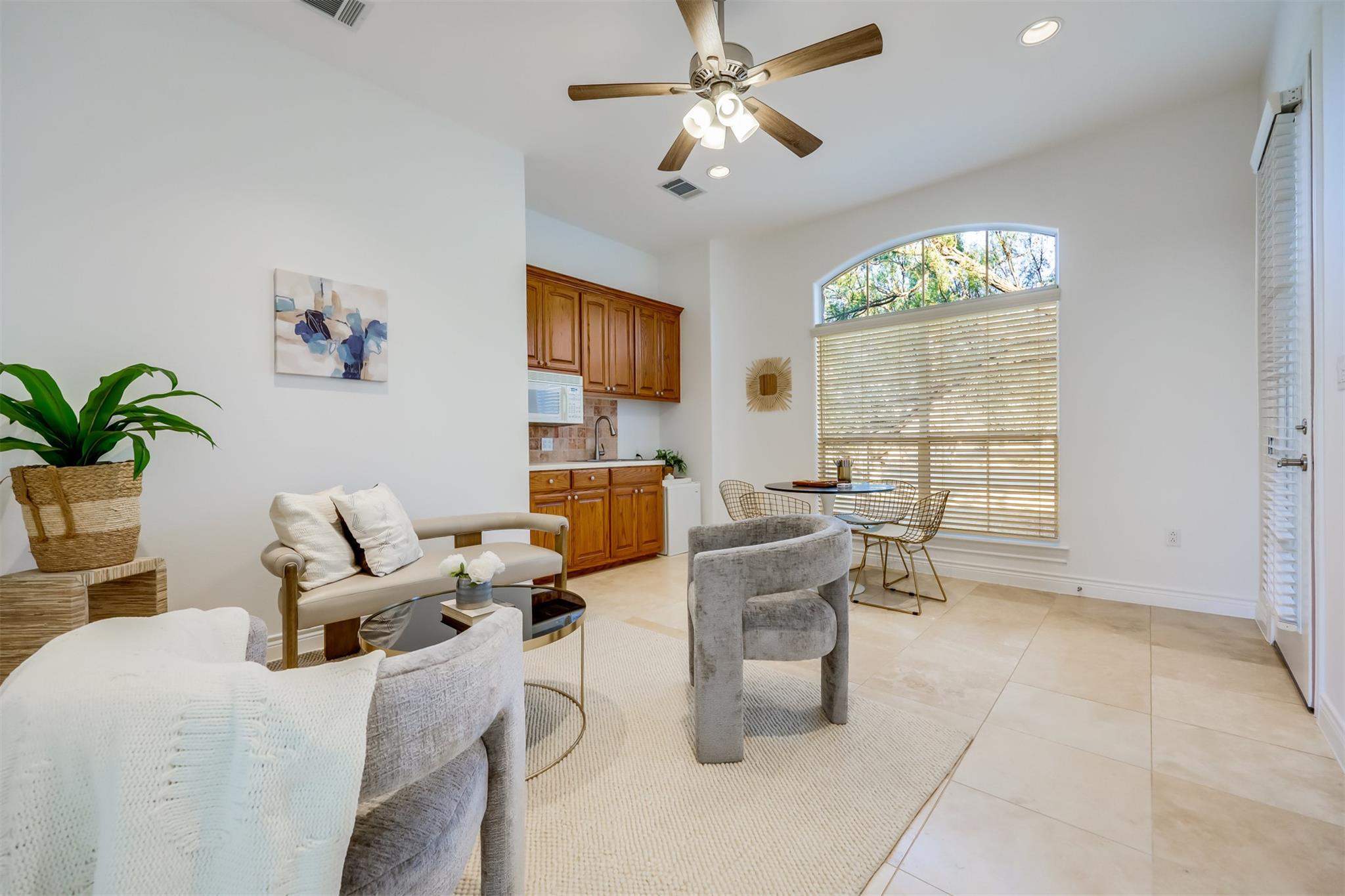 104 Running Brook TRL, Spicewood