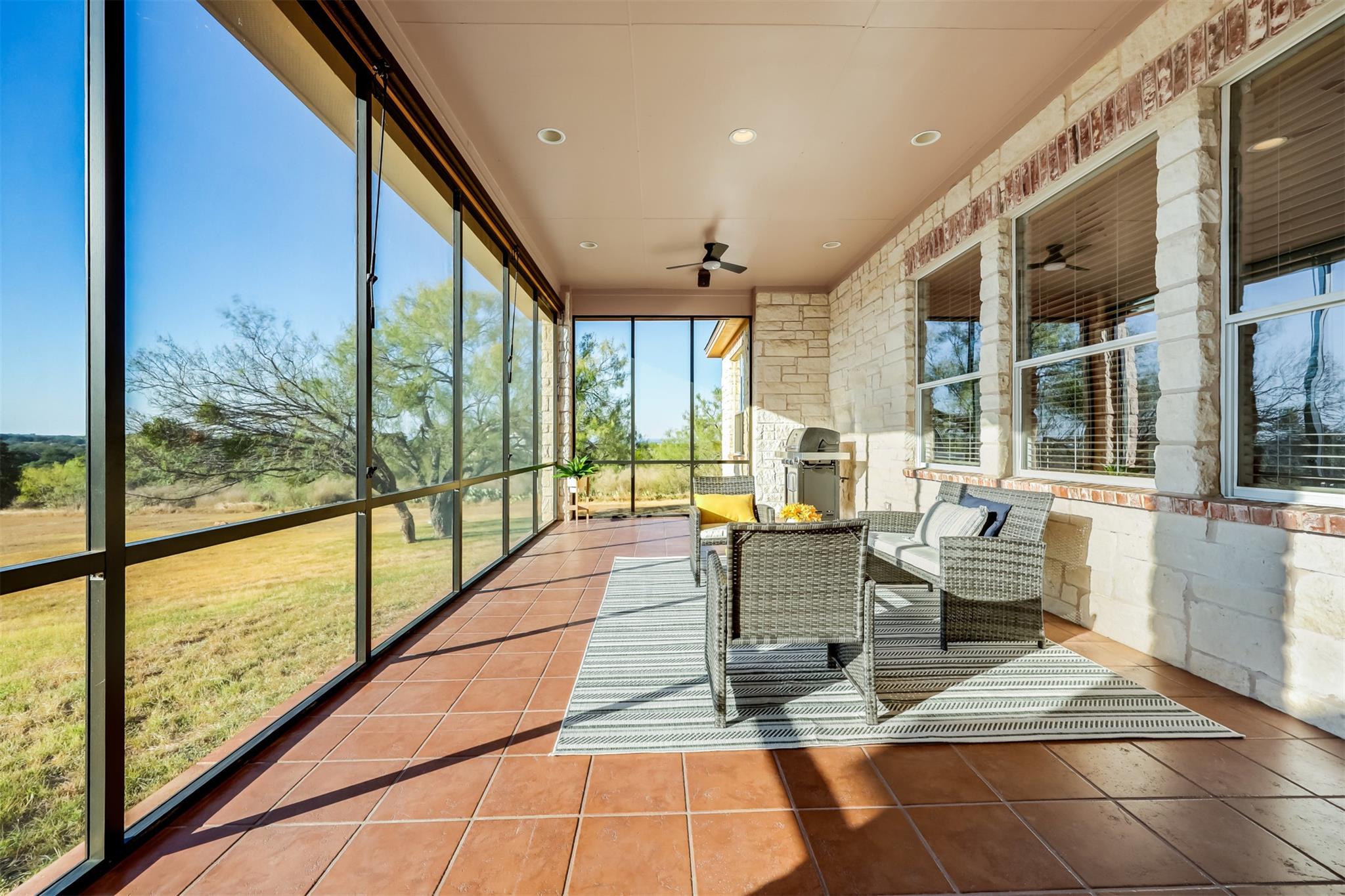 104 Running Brook TRL, Spicewood