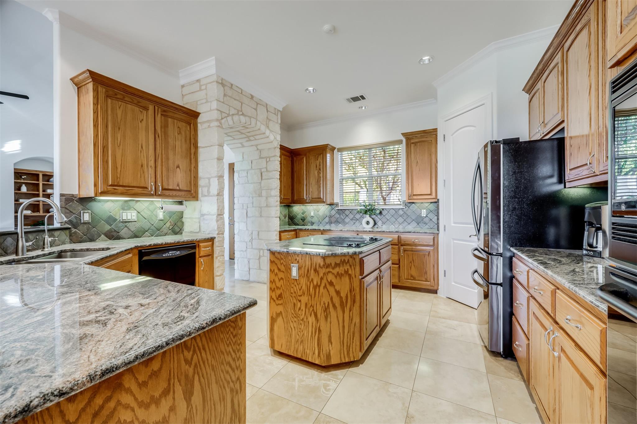 104 Running Brook TRL, Spicewood