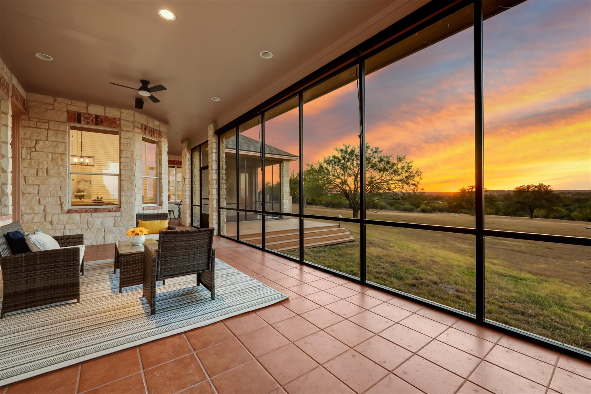 104 Running Brook TRL, Spicewood