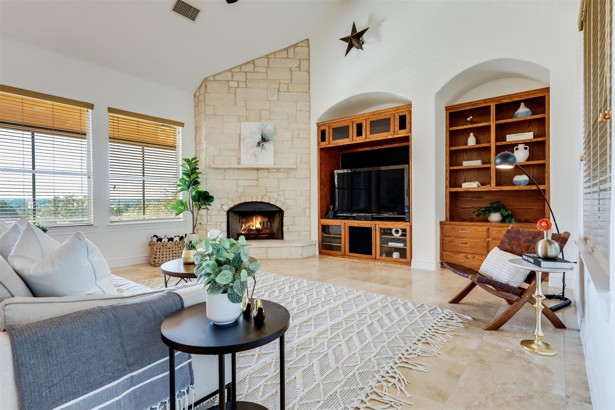 104 Running Brook TRL, Spicewood