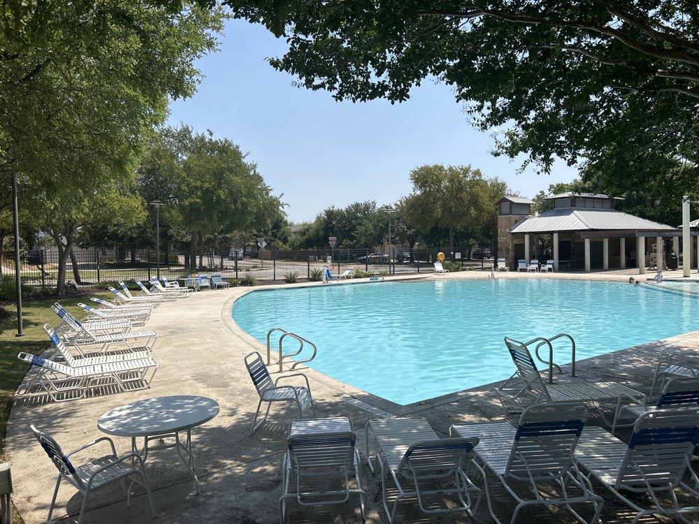 15233 Rosehip LN
