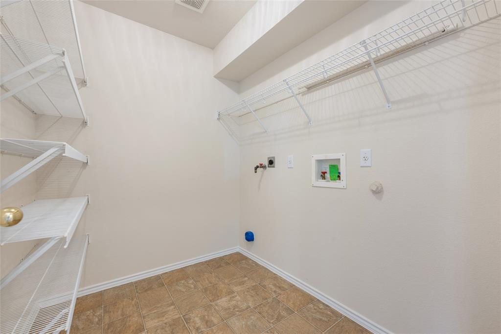 15233 Rosehip LN