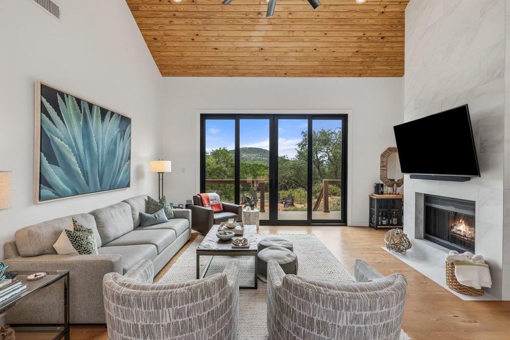 109 Freedom DR