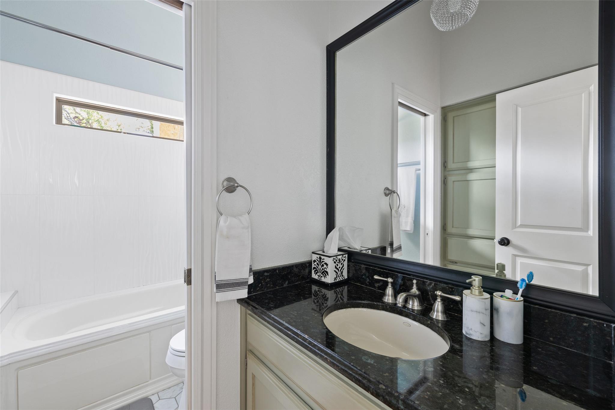 10810 Wintergreen HL