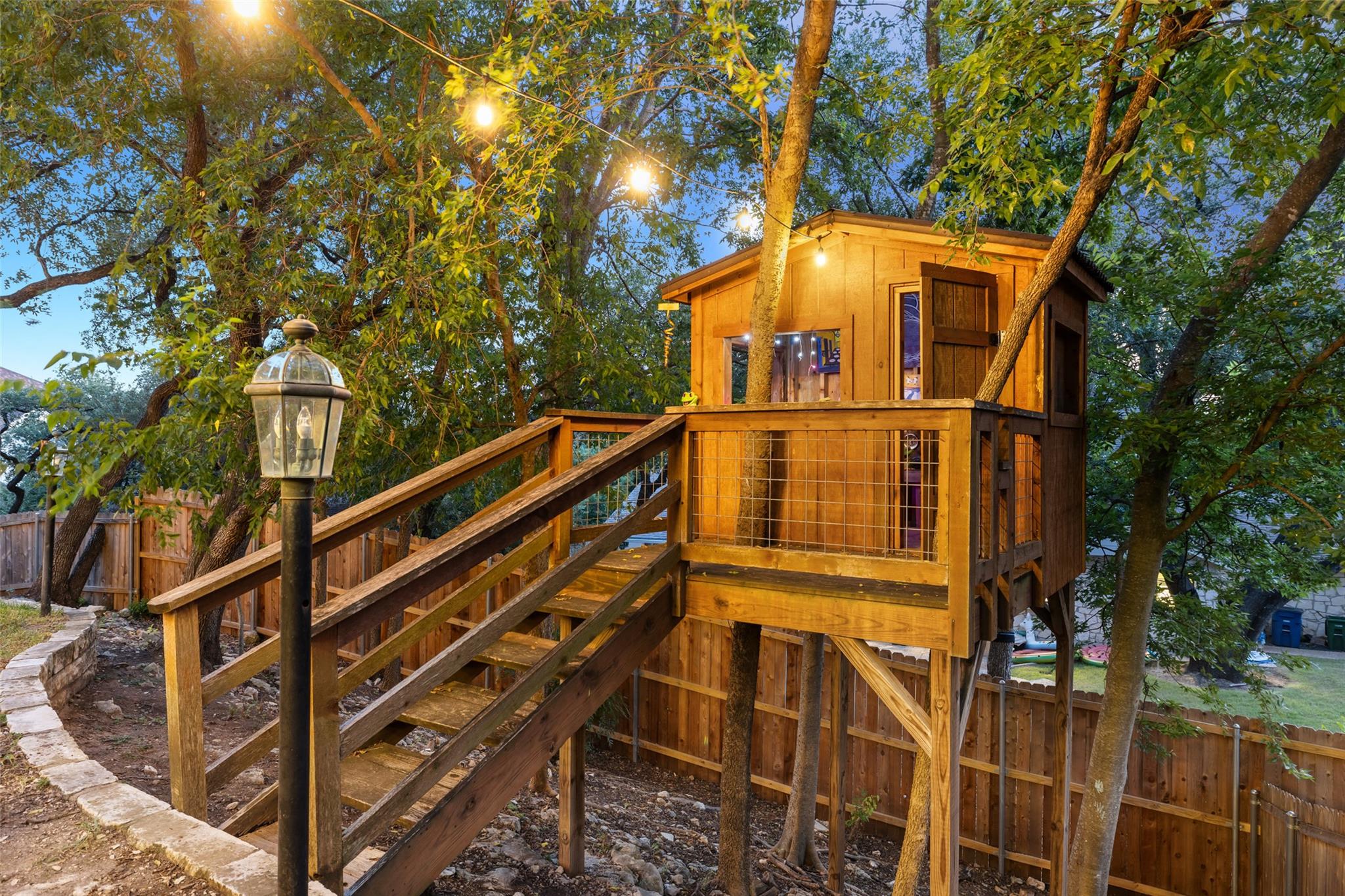 10810 Wintergreen HL