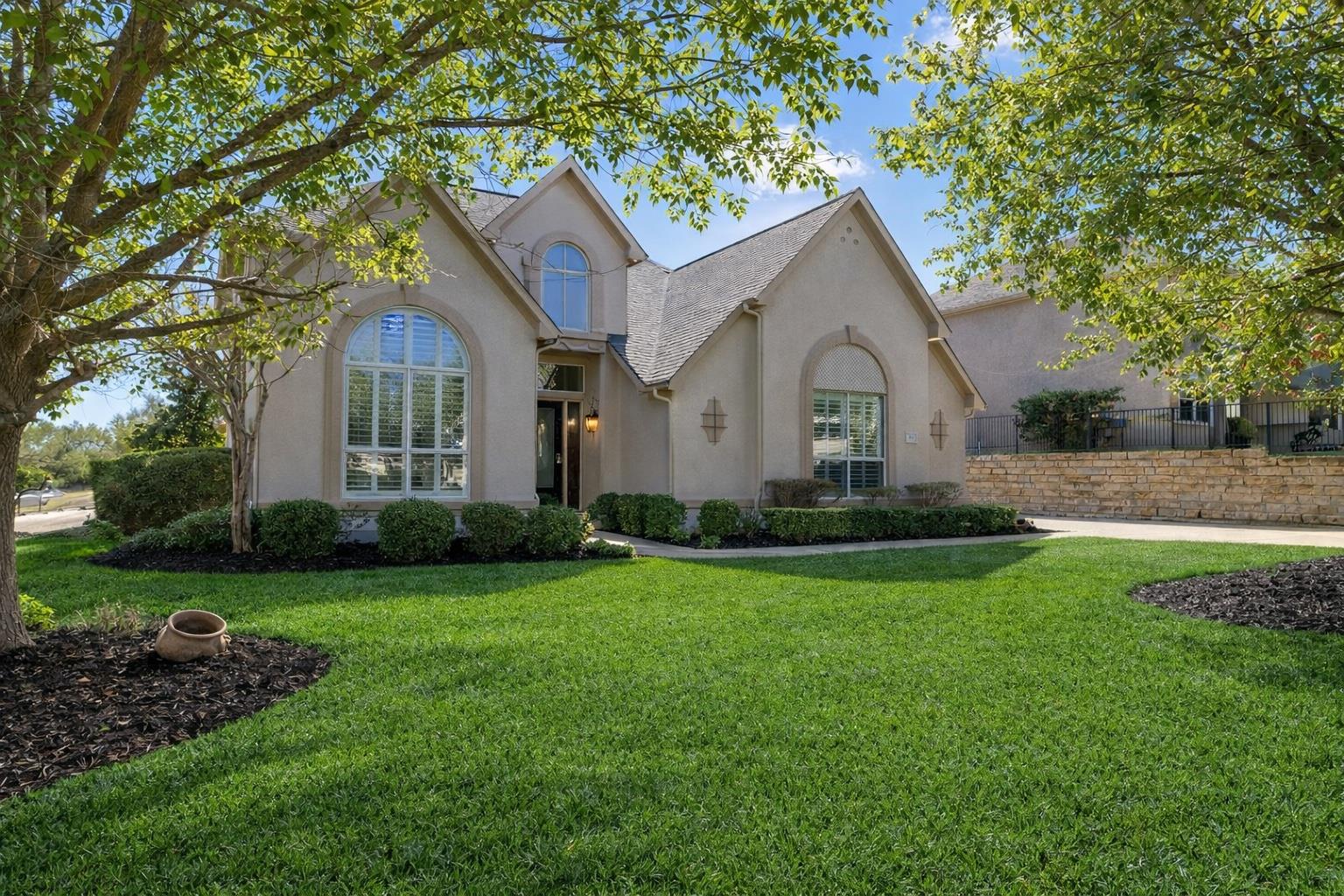 111 Whitley DR
