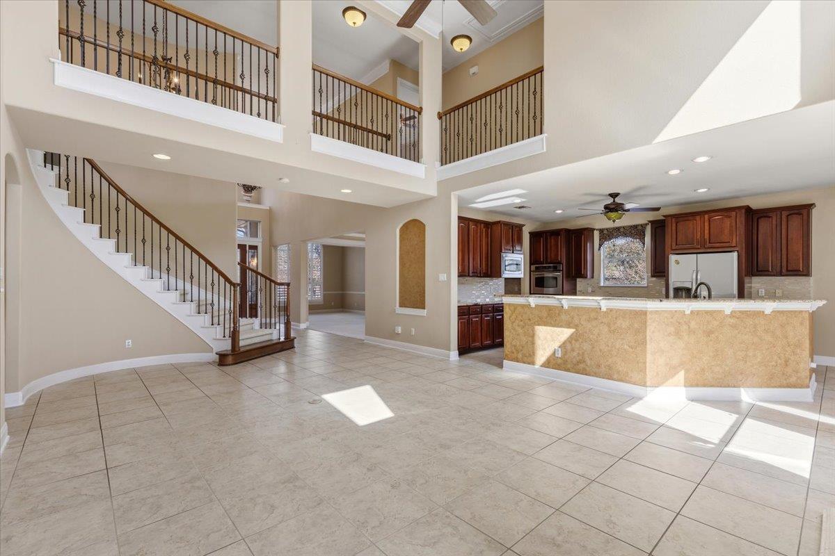 111 Whitley DR