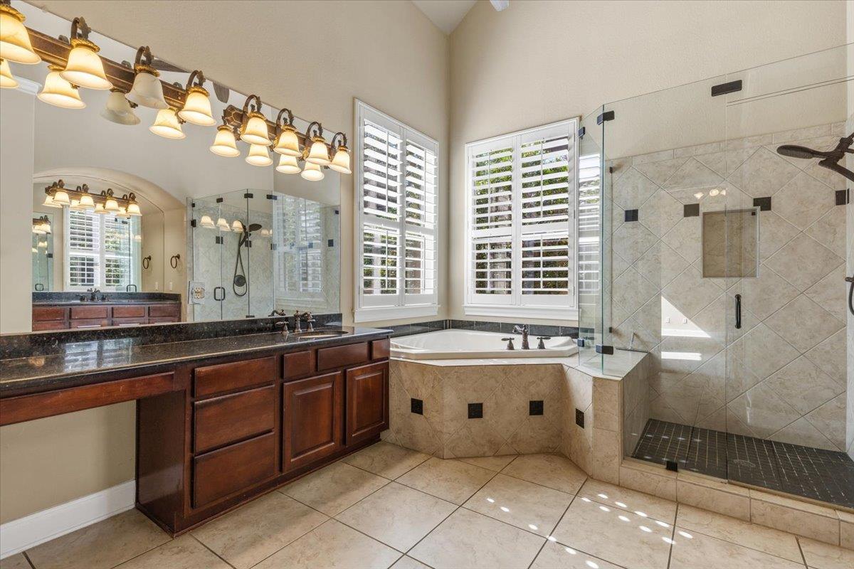 111 Whitley DR