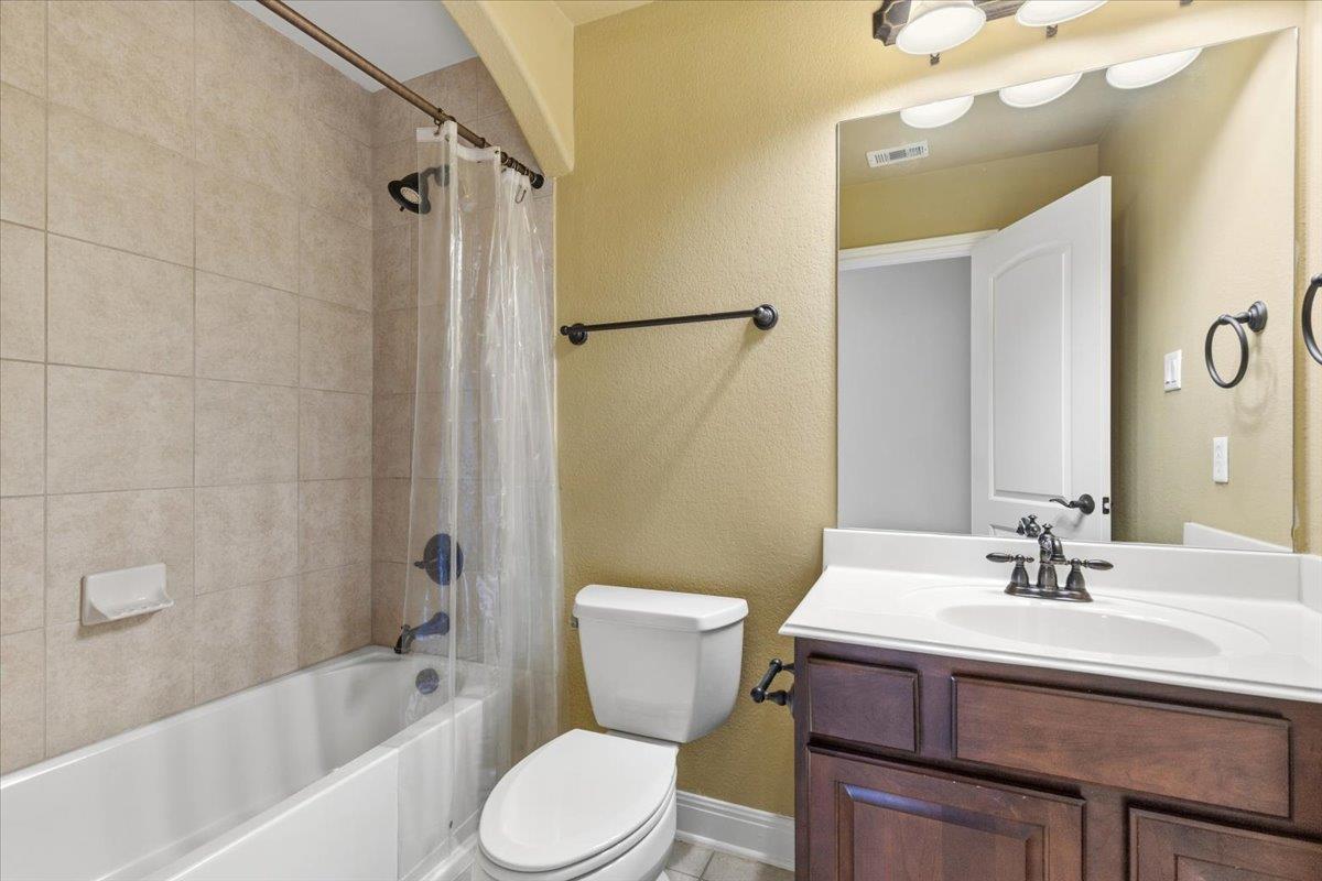 111 Whitley DR