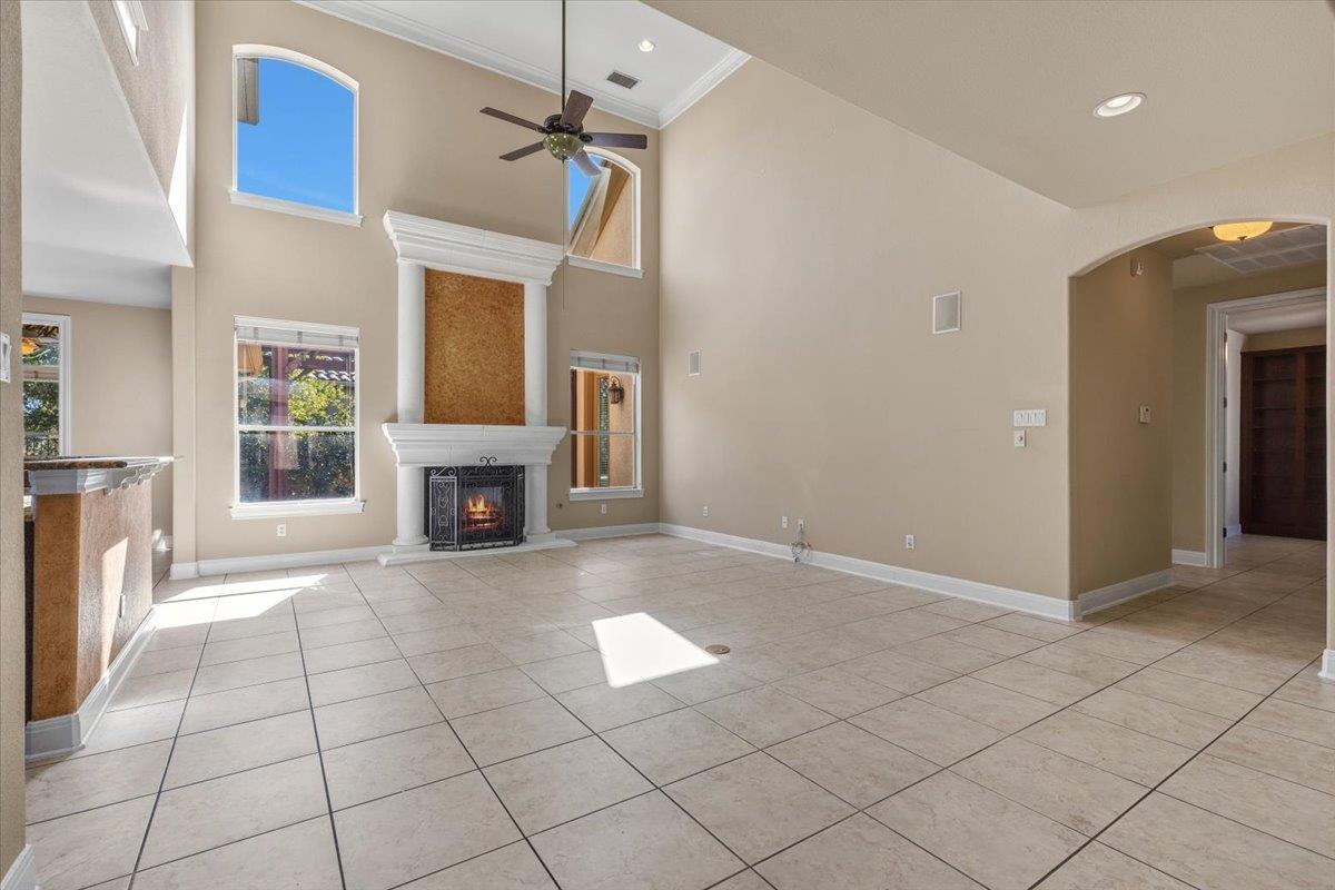 111 Whitley DR