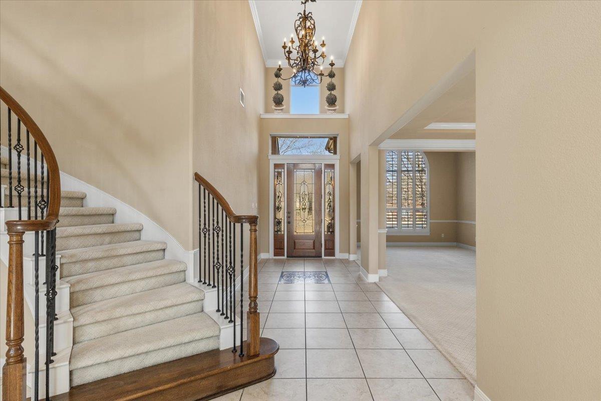 111 Whitley DR