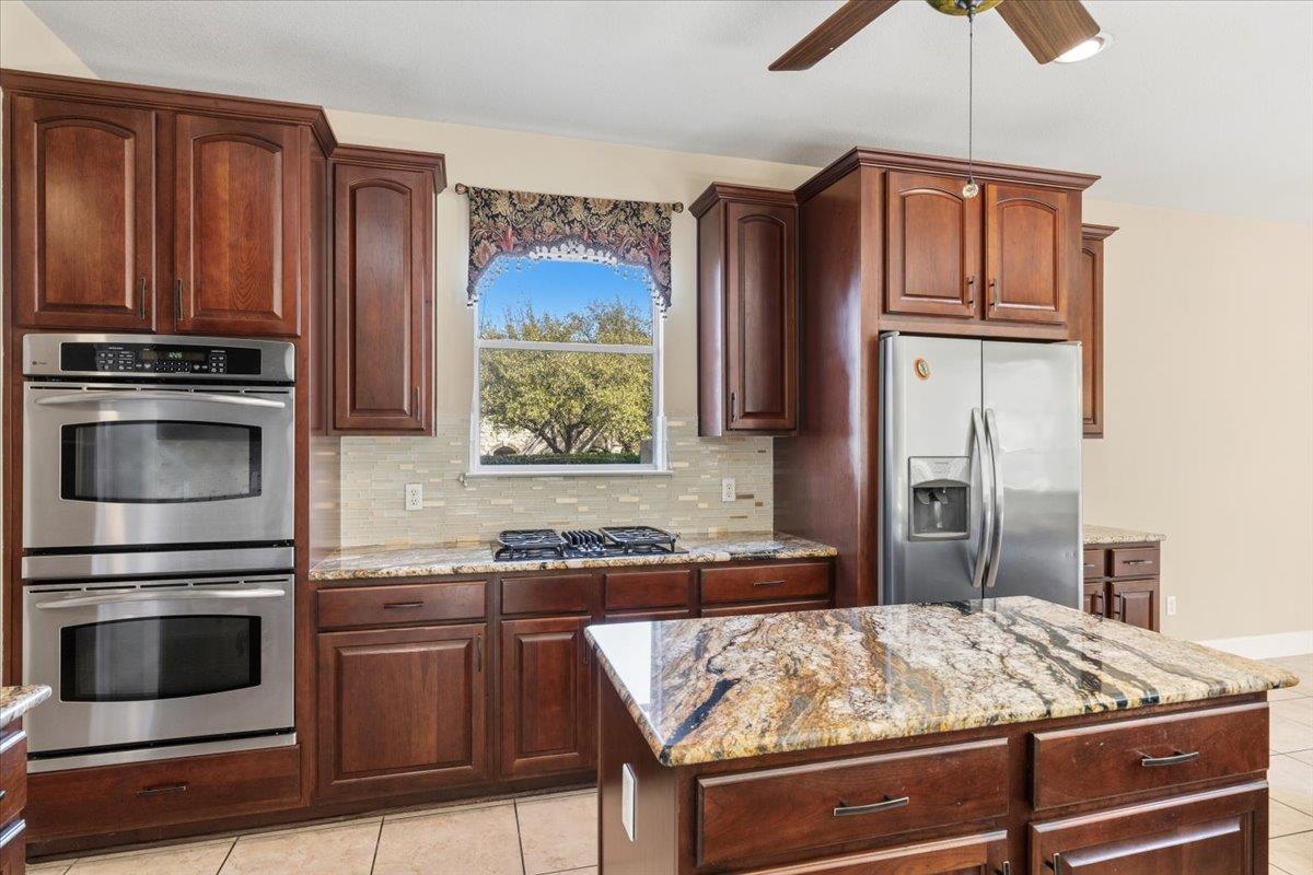 111 Whitley DR