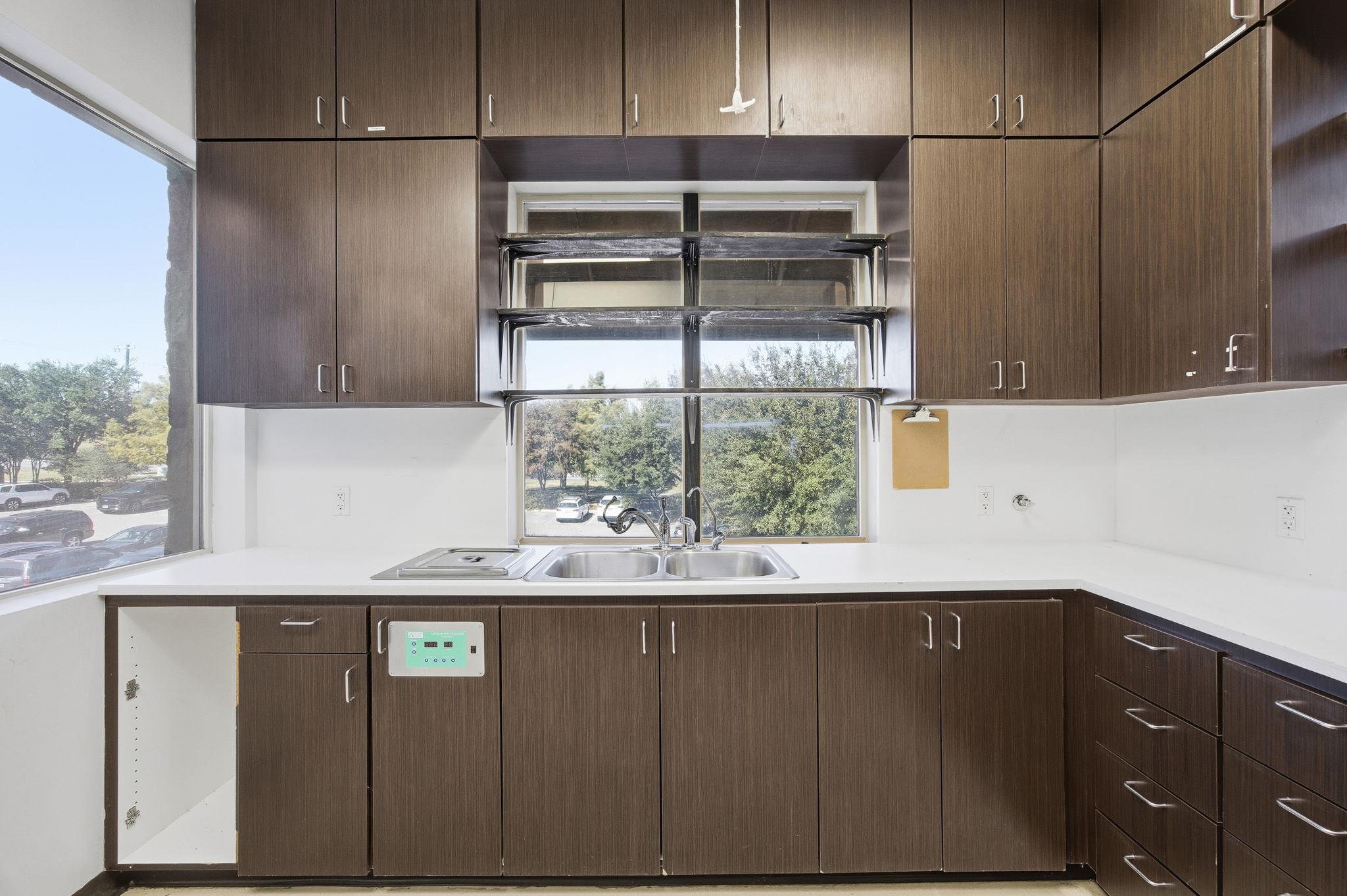 4010 Sandy Brook DR # 204