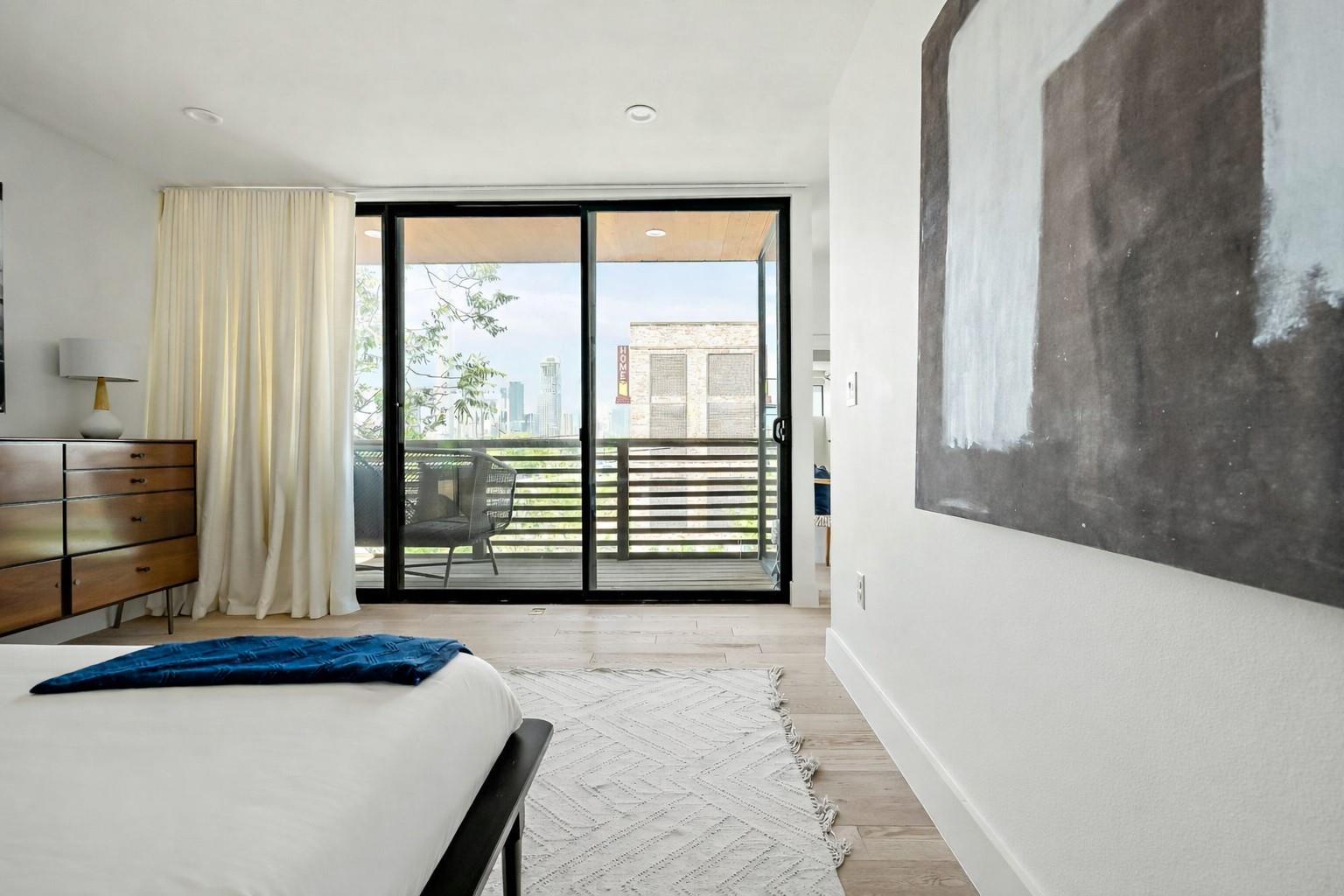 2201 Santa Rosa ST