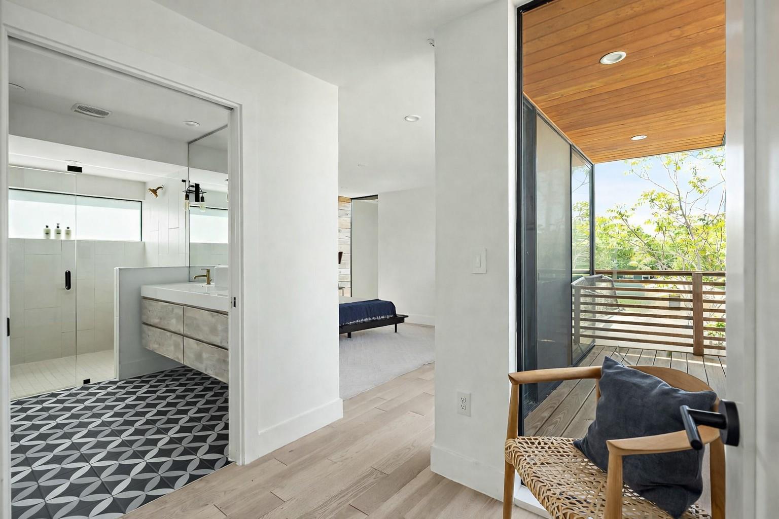 2201 Santa Rosa ST