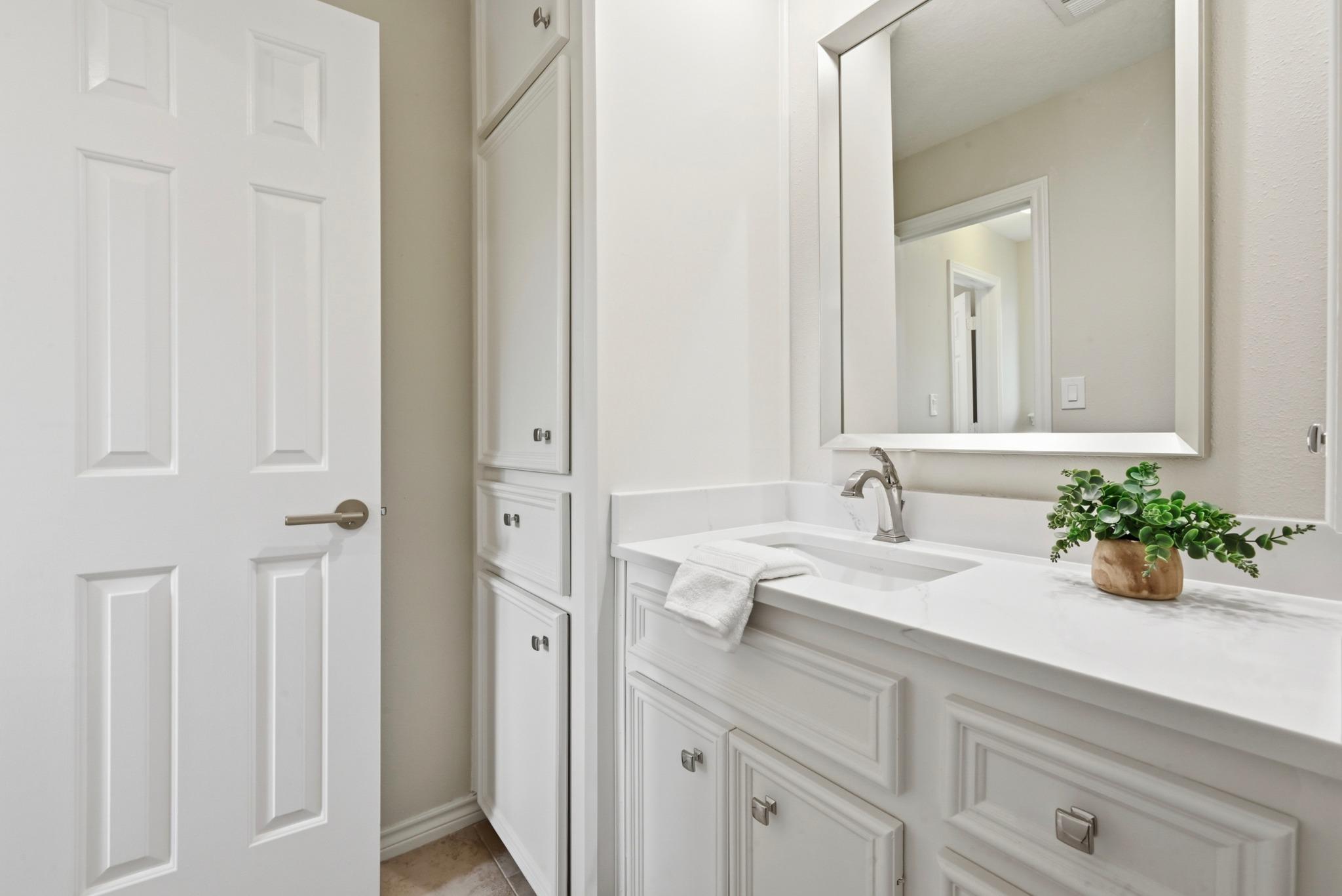 6511 Torrey Pines CV