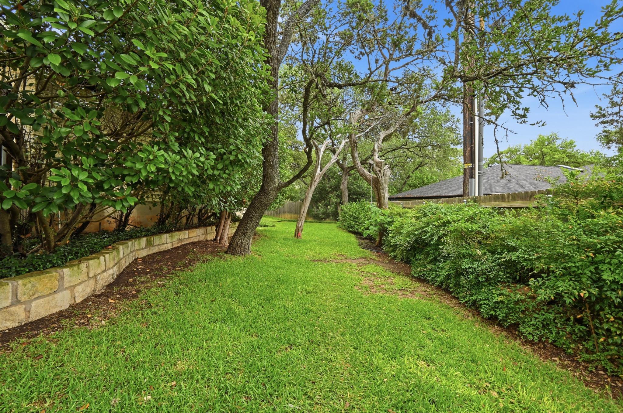 6511 Torrey Pines CV