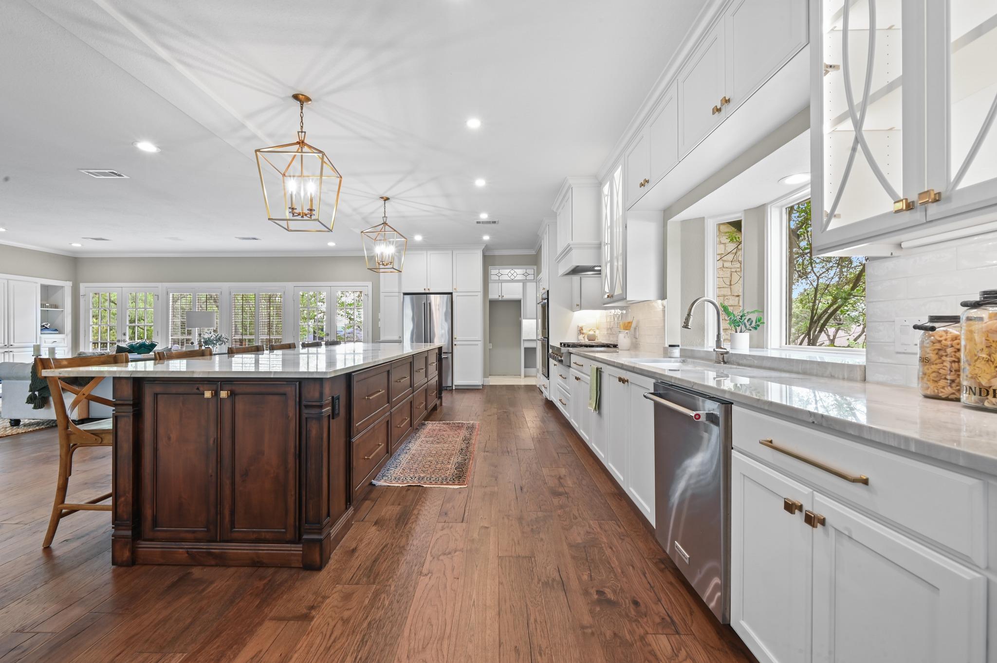 6511 Torrey Pines CV
