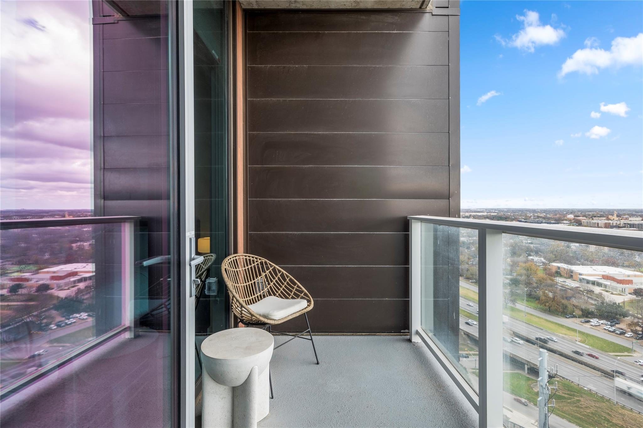 48 East Ave # 2506