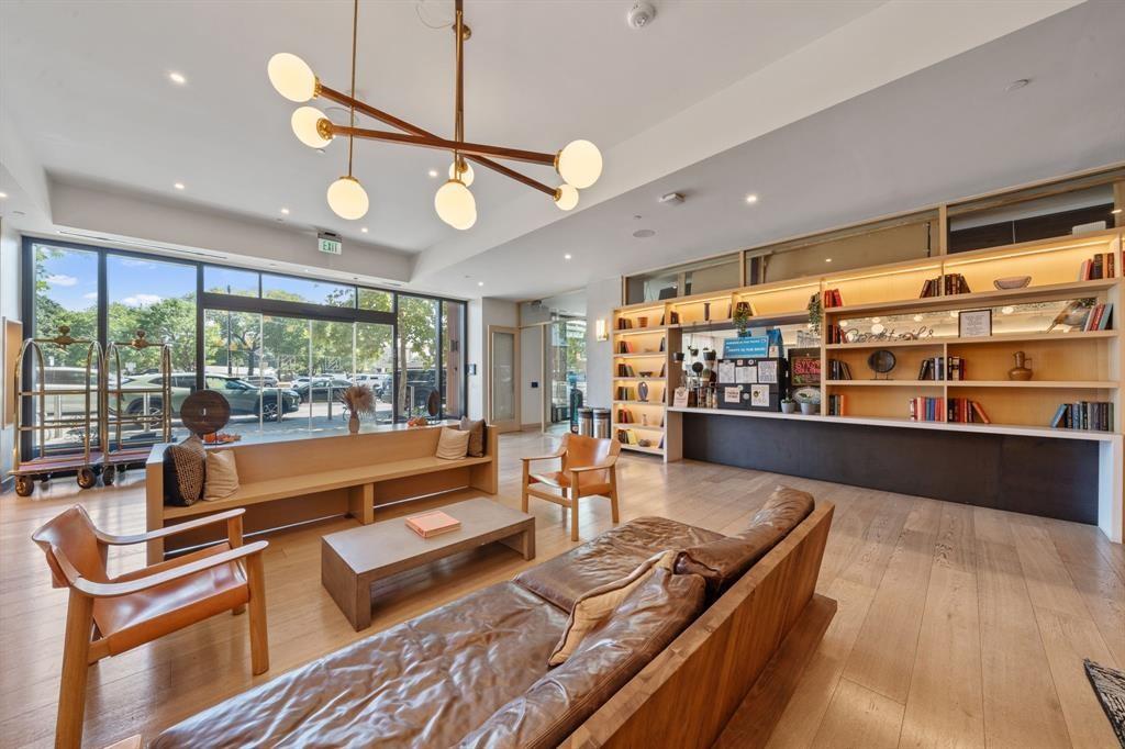 48 East Ave # 2506