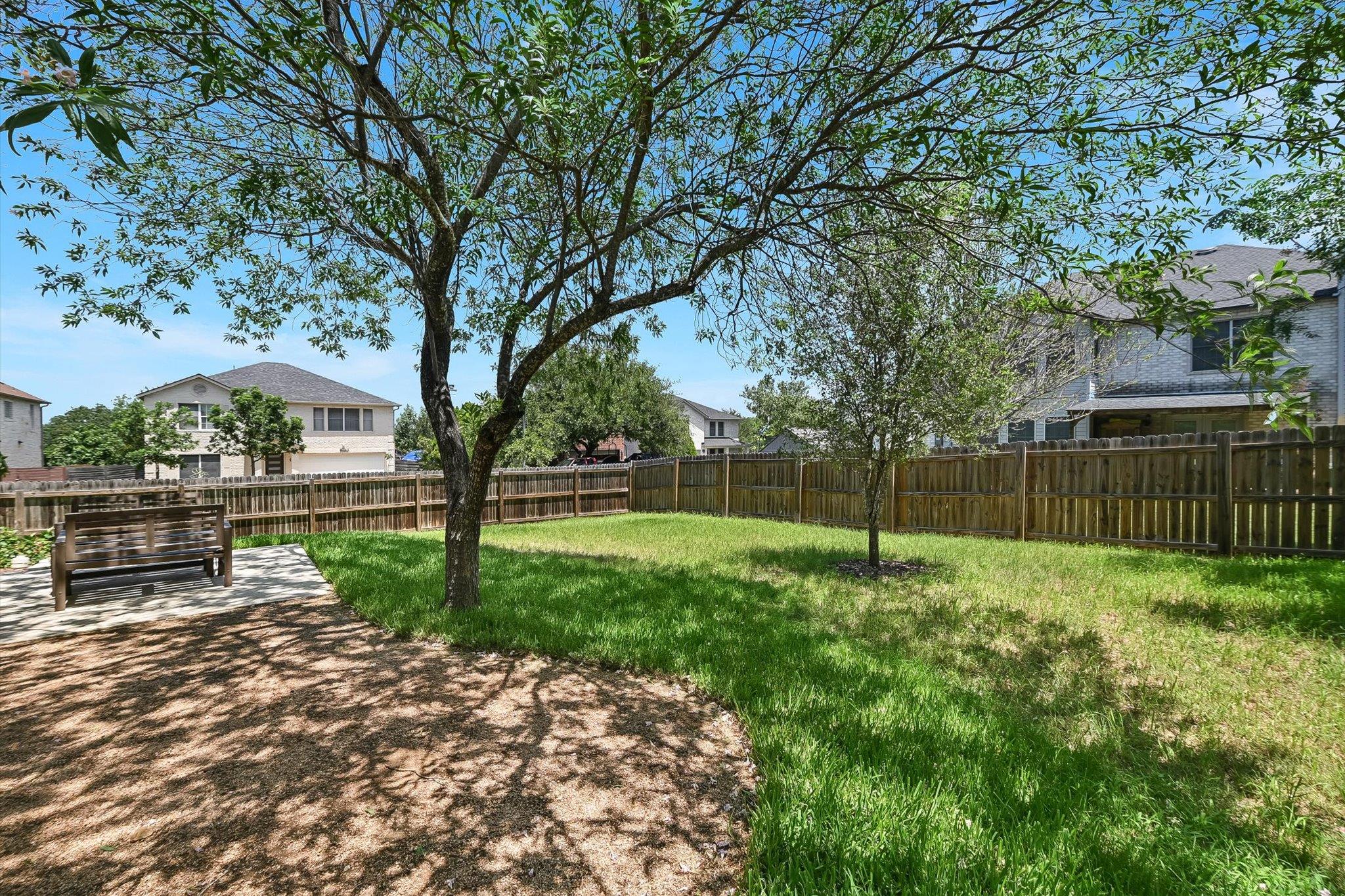 11201 Blairview LN