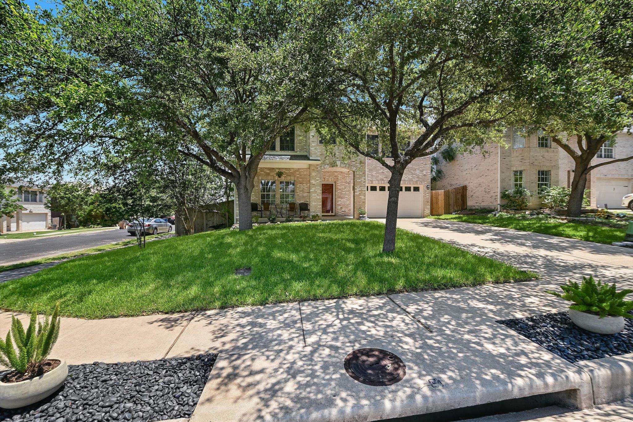 11201 Blairview LN