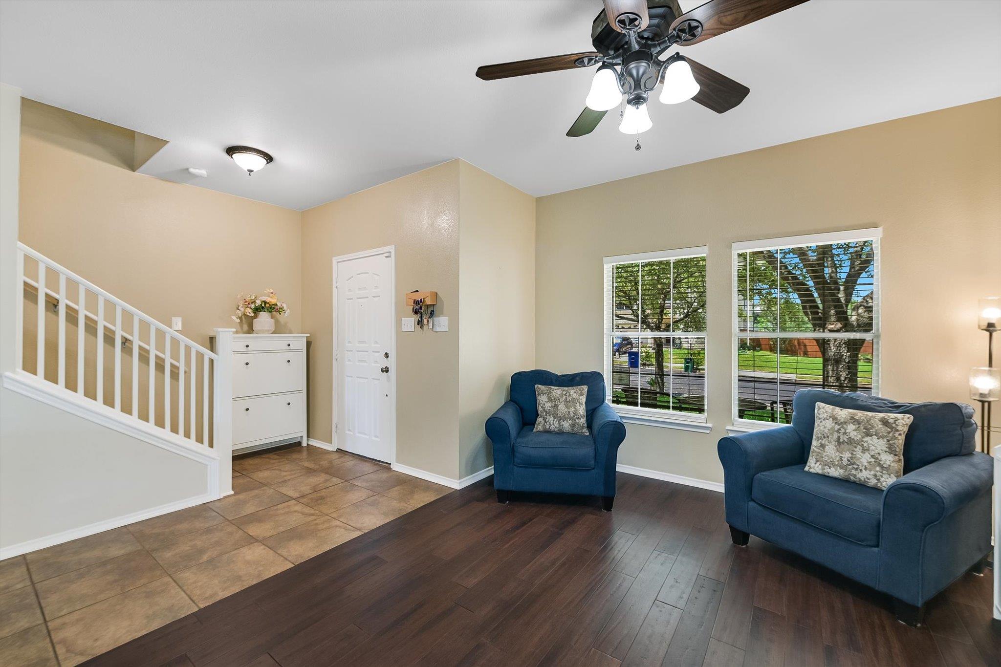 11201 Blairview LN