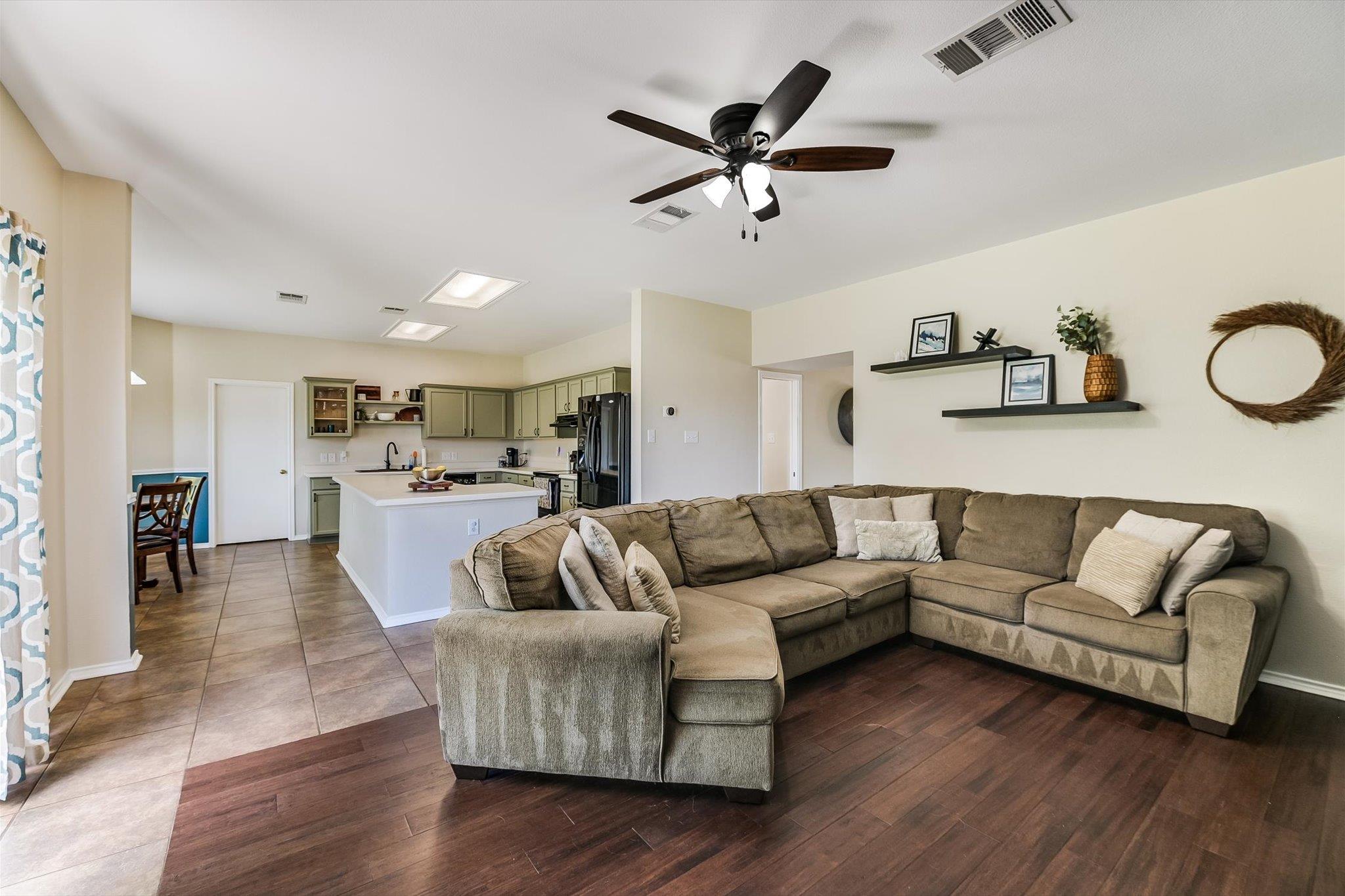 11201 Blairview LN