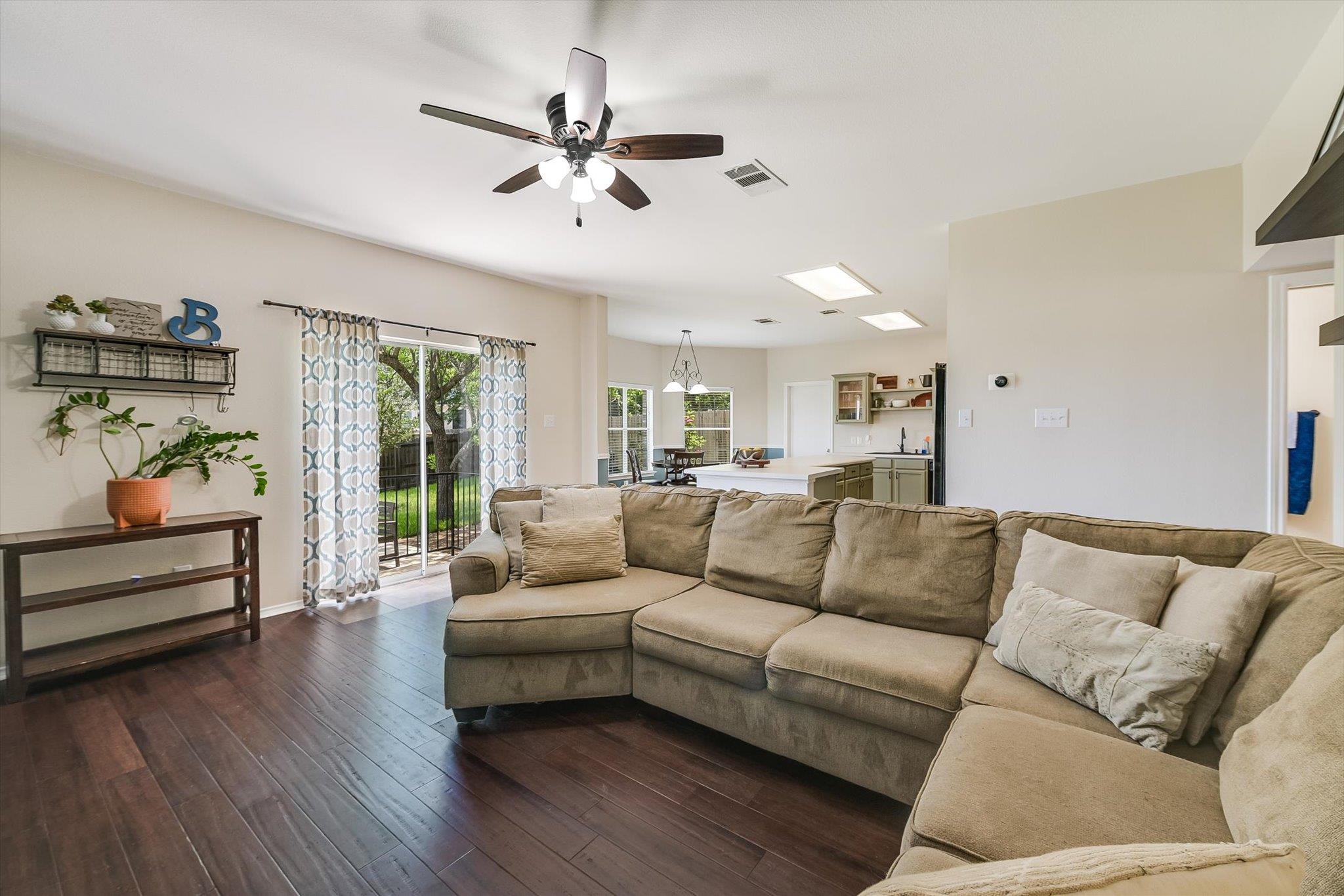11201 Blairview LN